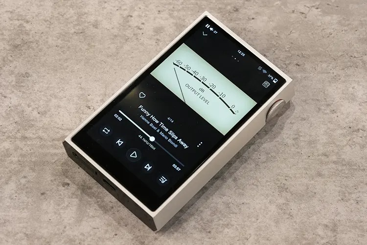 Shanling M6 Ultra DAP reviewed by Super* Review 