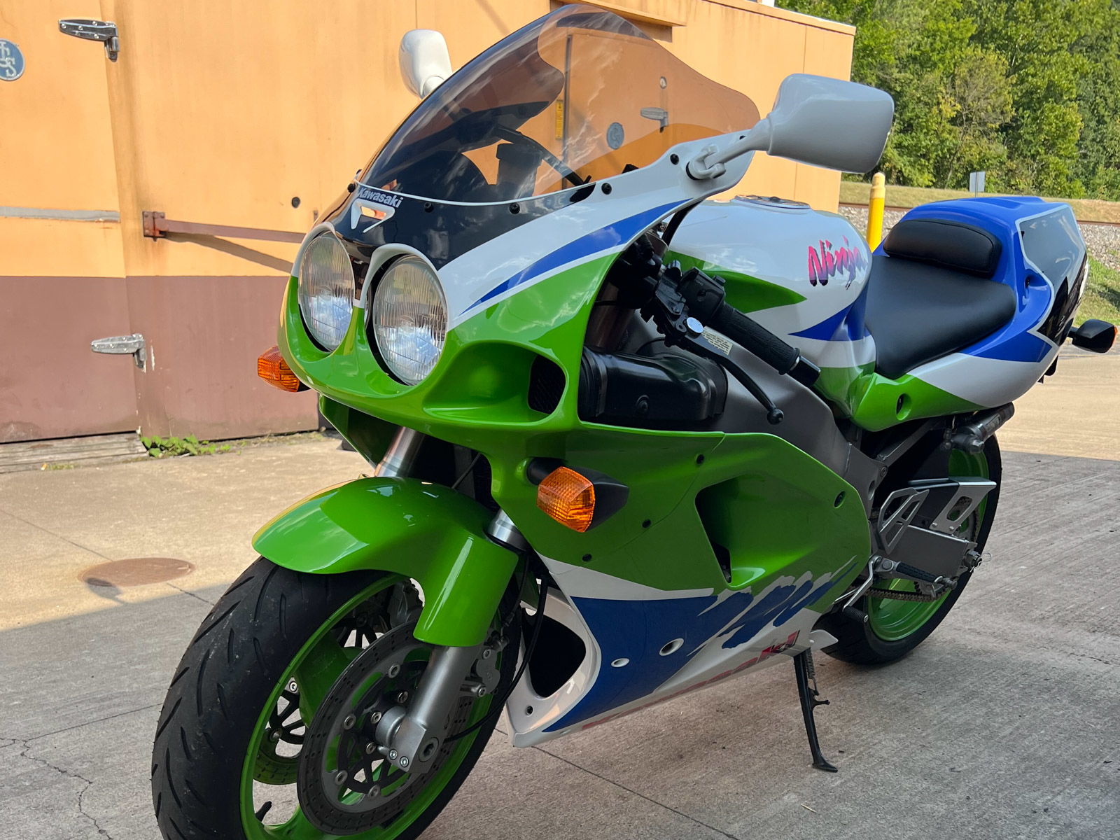 J ① ad: Kawasaki Zx7r P1 1996 - Wilkomoto Classics 07525 186731 Full