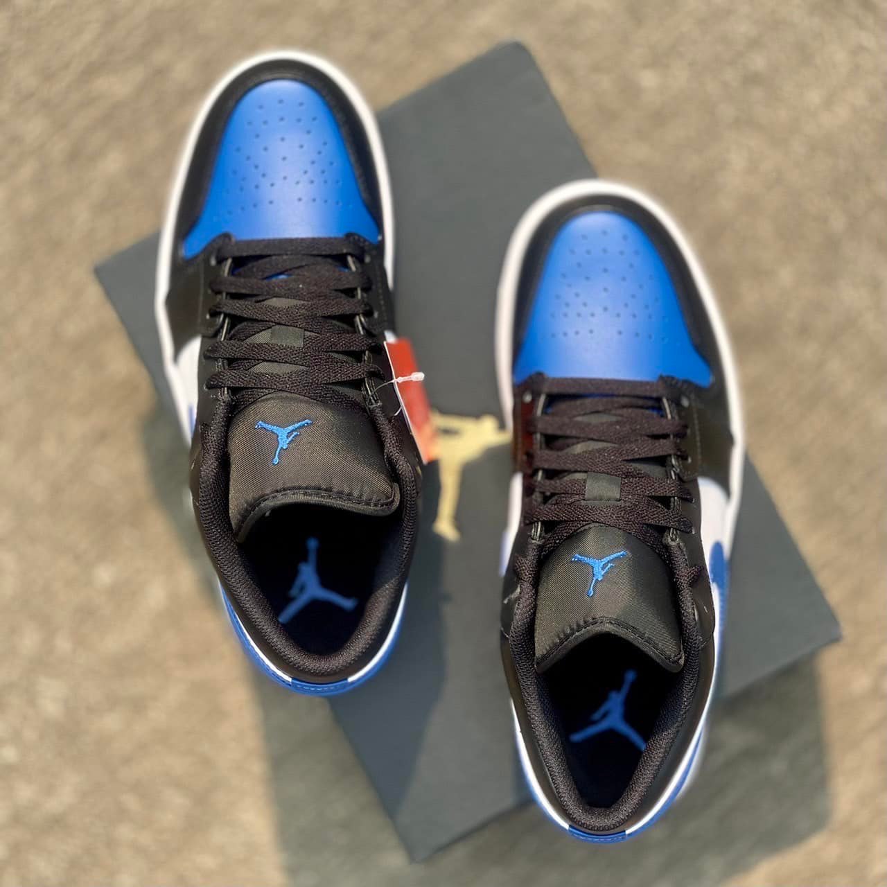 พร้อมส่ง Nike Air Jordan 1 Low “Royal Toe” ? Size 4.5Y / 36.5 EUR 