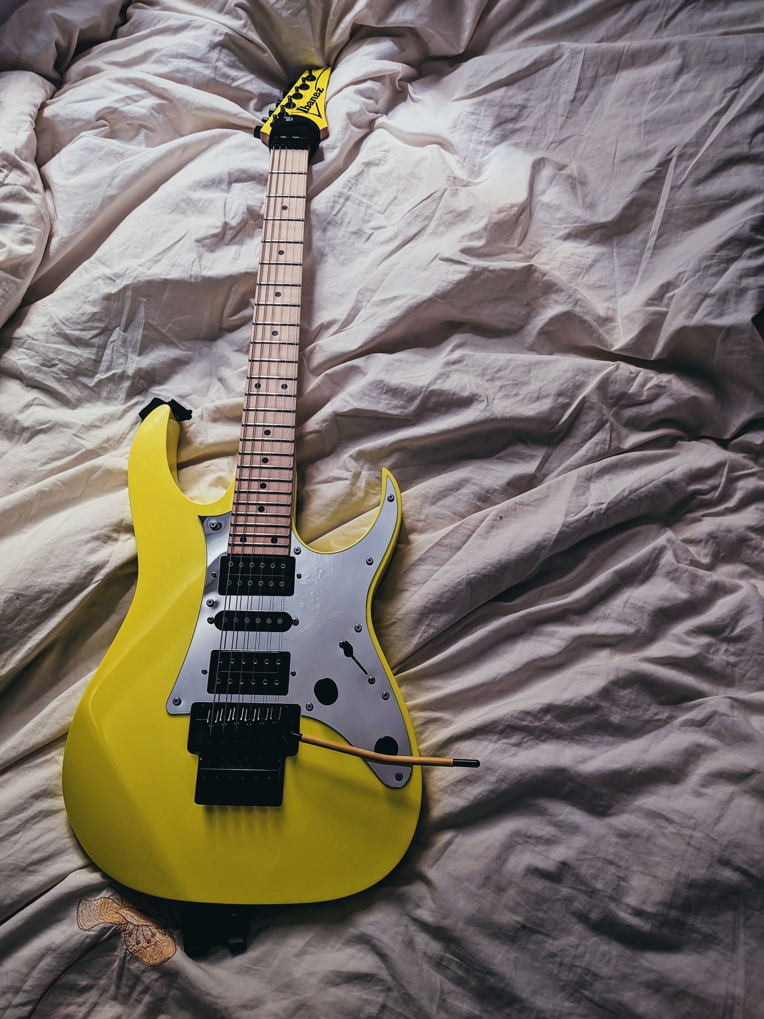 Ibanez RG550 review with 5150III and JSX amp