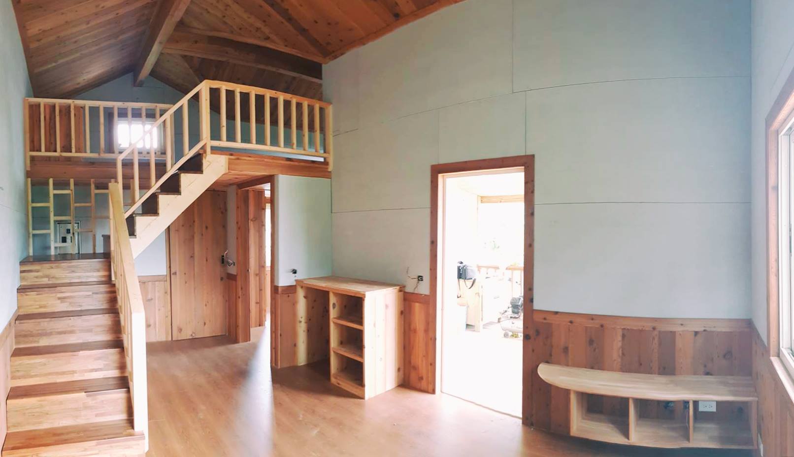【嘉義森林之屋，內裝油漆準備上工囉】... - 居林木構建築 Asperworld Log & Timber Homes | Facebook