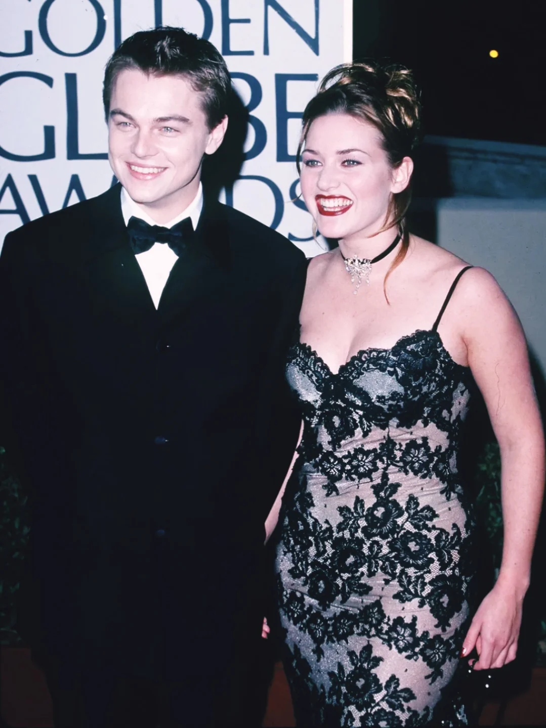 kate winslet golden globe dress The epic pair! Leonardo DiCaprio and at The Globes 1998! #leonardodicaprio #katewinslet #titanic #90 #goldenglobes #christmas #jinglebells #holidays kate winslet street style 2025