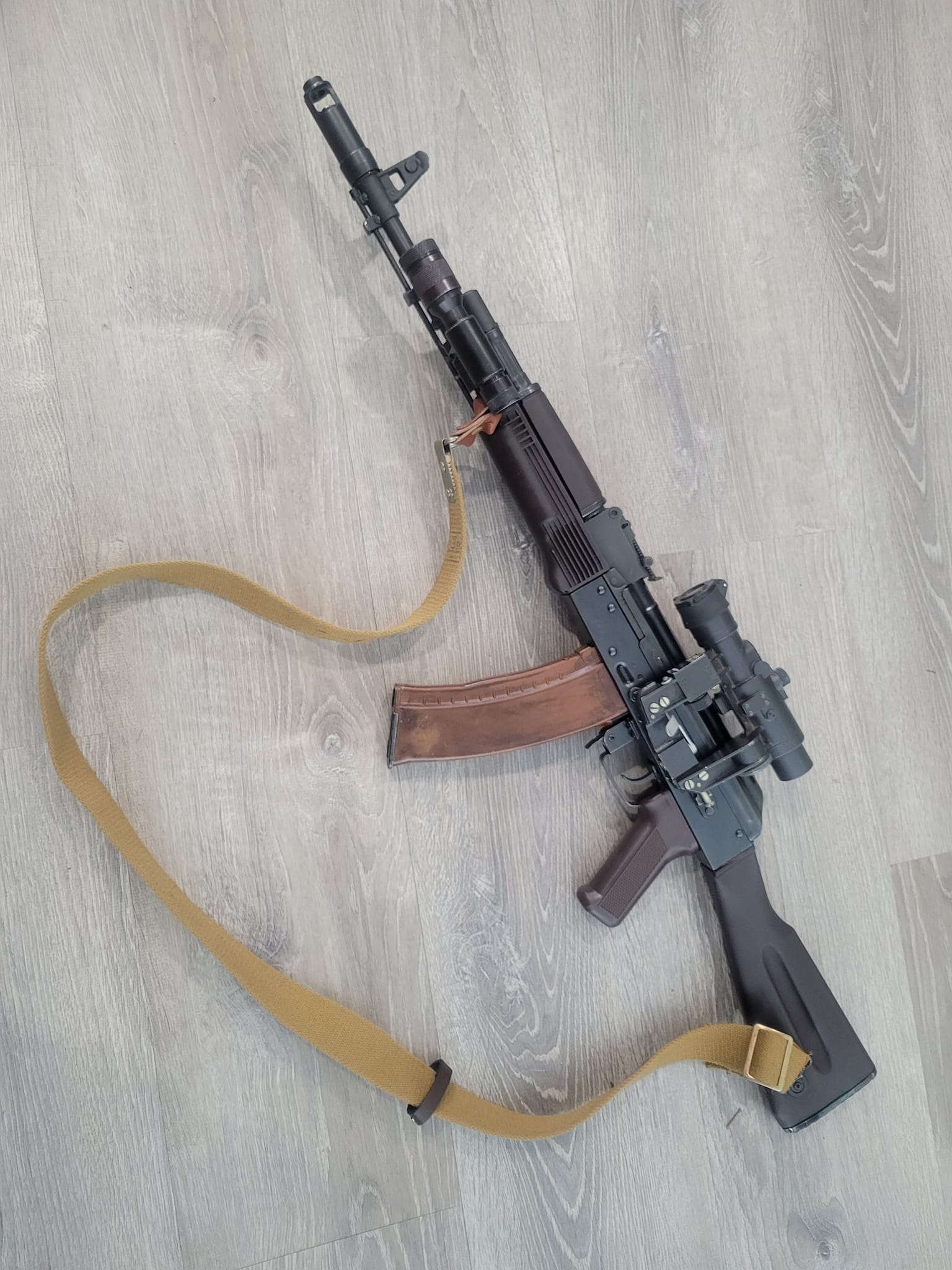 From old to new. Airsoft replica LCT EBB AK74, with RS plum front