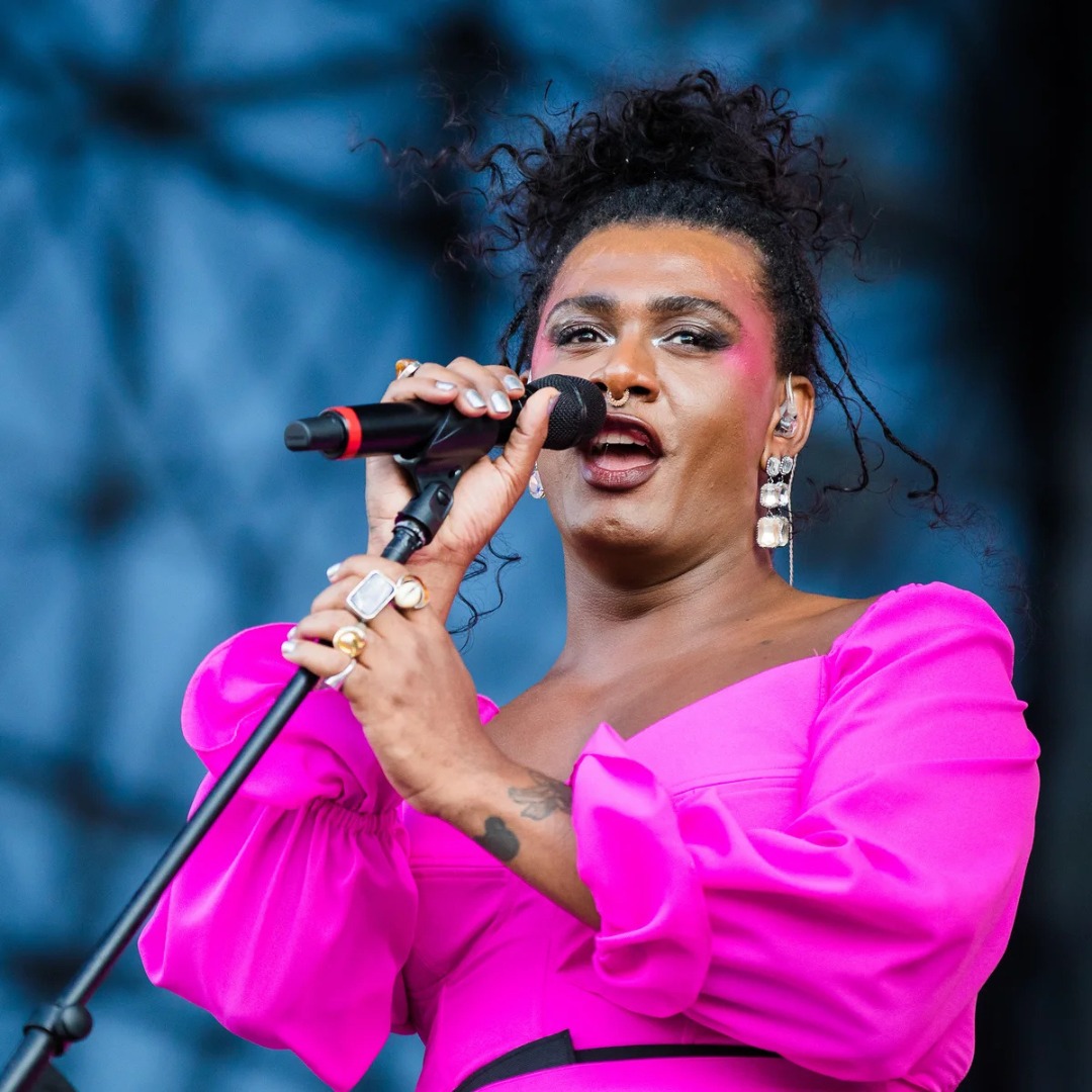 Anything - Liniker, the Black trans singer-songwriter making history ...