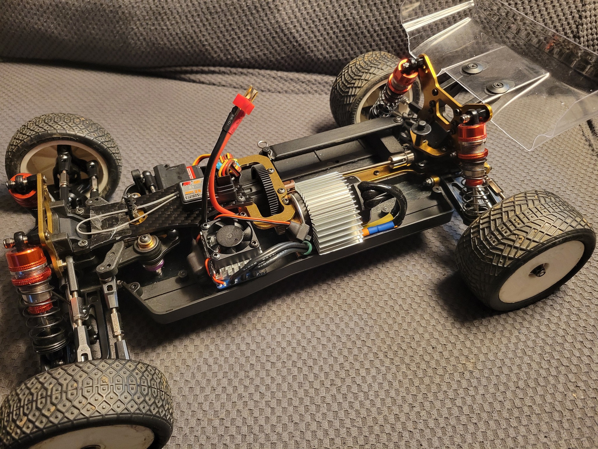 XKs/Wltoys 104001 1/10 scale buggy review and upgrade ideas