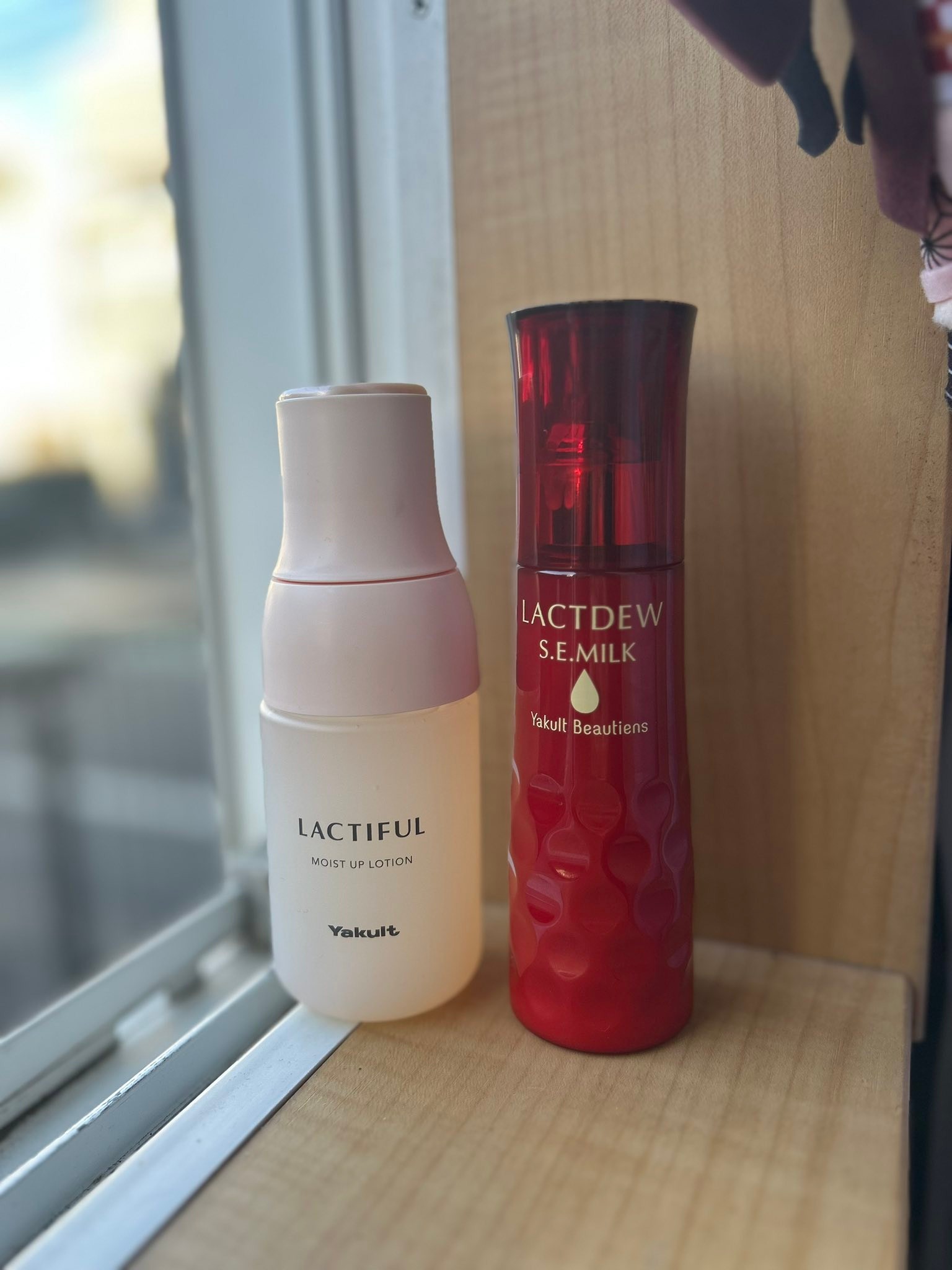 Glow mode: ON “‼️ Lactdew S.E.Milk Yakult Lactdew moist up lotion 