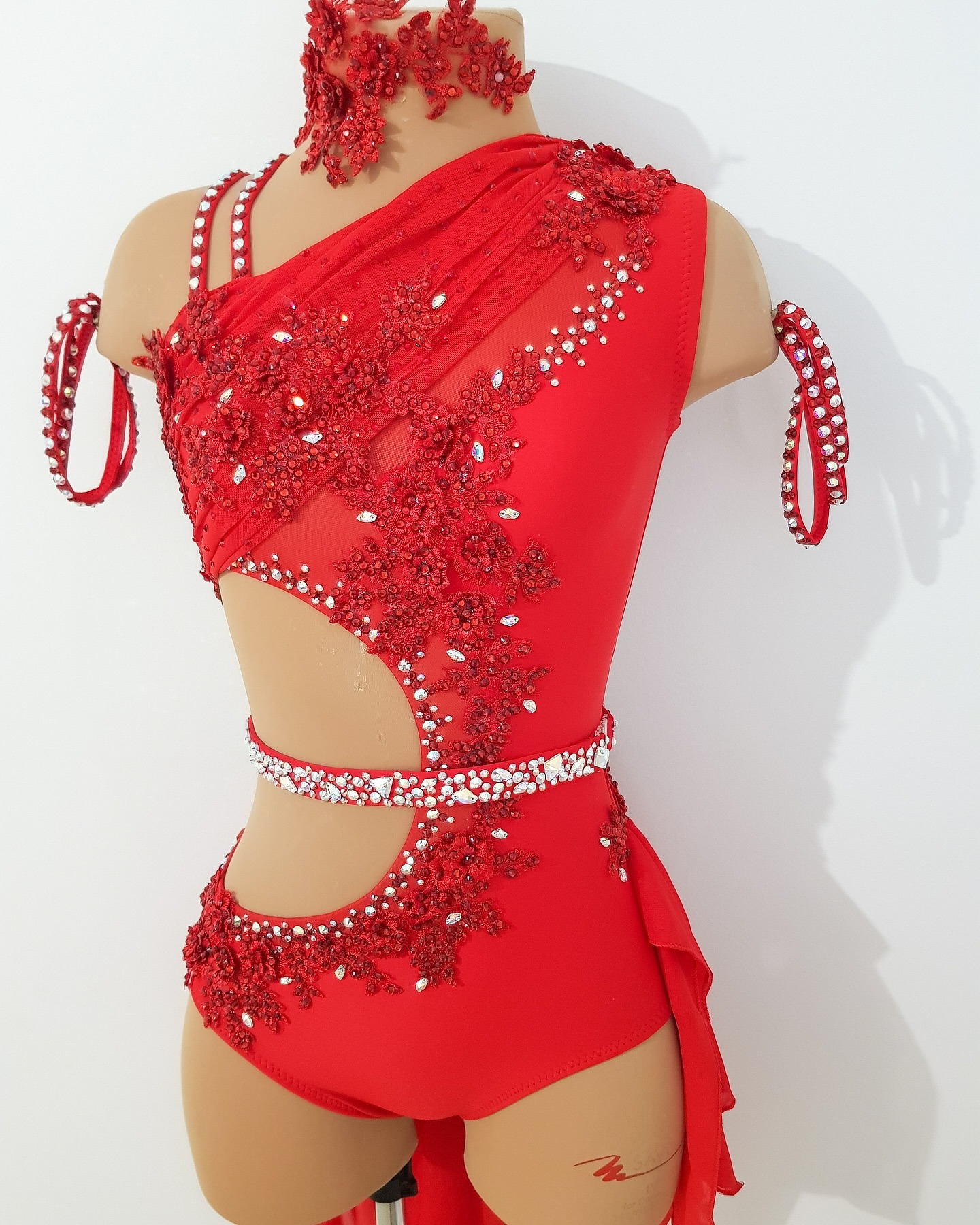 Frilledneck Fashion Australia (@frilledneckfashion) • Facebook display picture 1