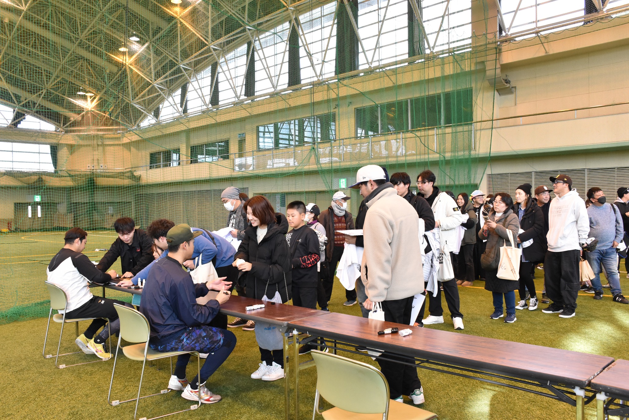 鴨川市役所 - 【サイン会情報】プロ野球選手の合同自主トレ実施 