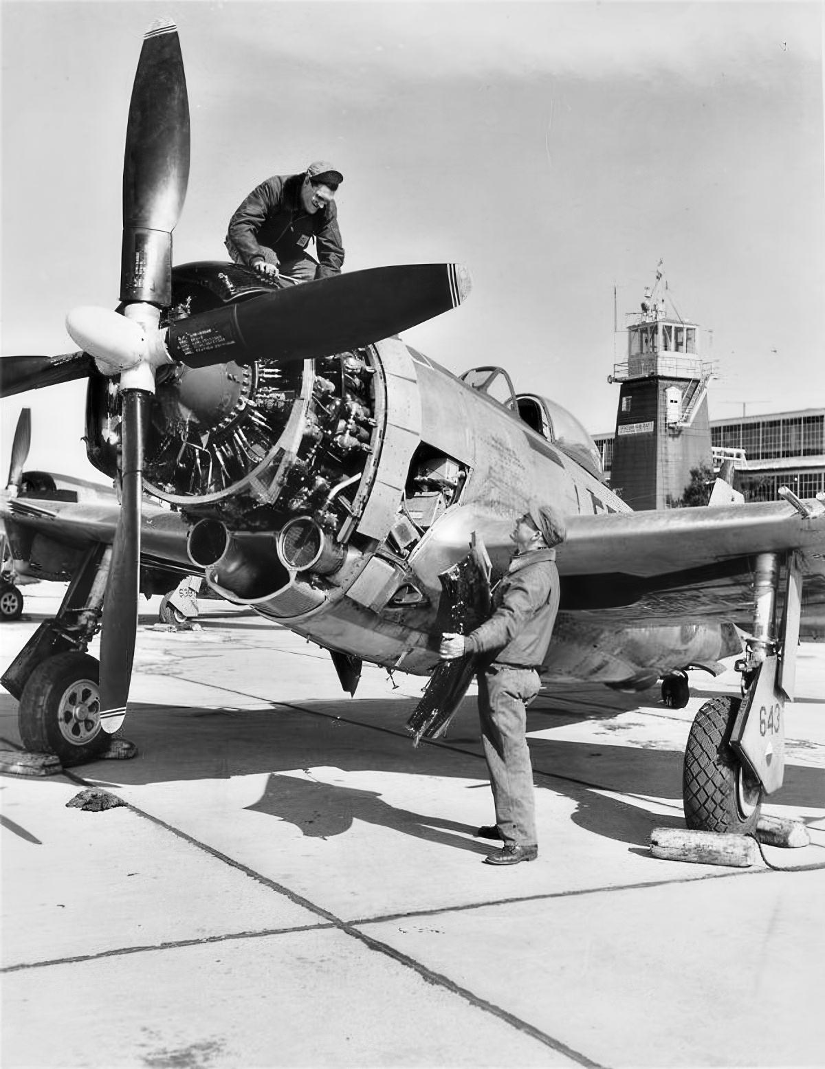 P-47 Thunderbolt's R-2800 18... - World War II Aircraft | Facebook