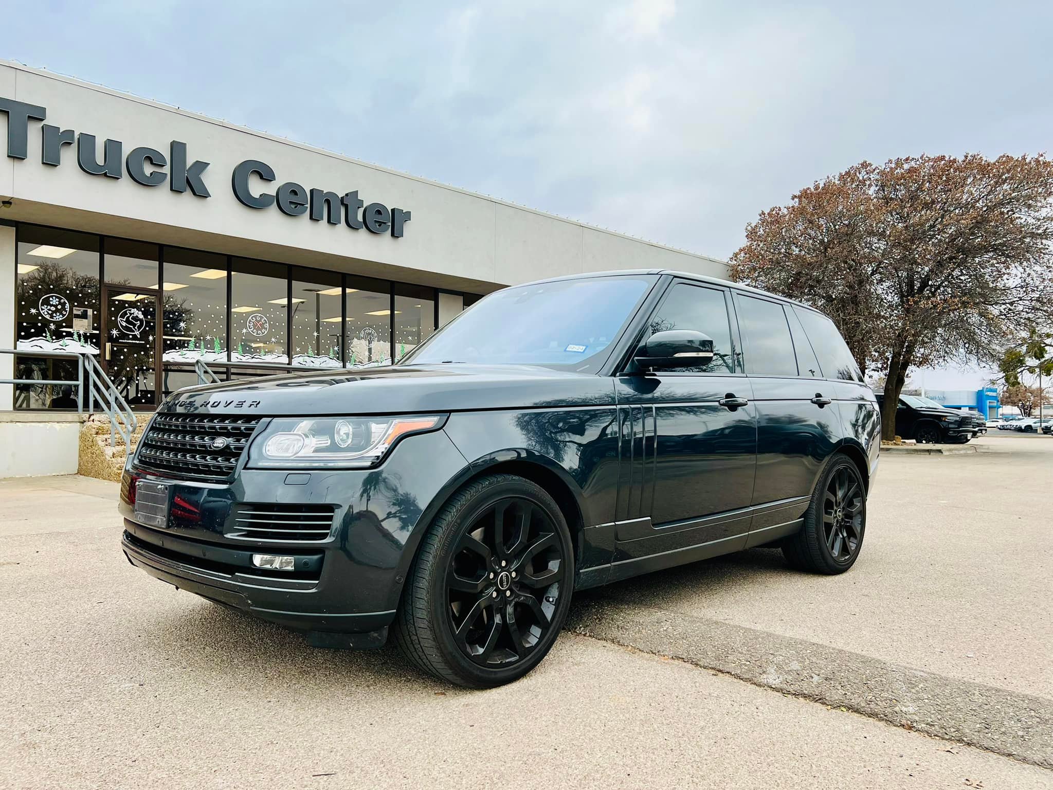 Frontier Dodge - 🚨2017 RANGE ROVER 4x4 5.0L V8🚨 Affordable... | Facebook