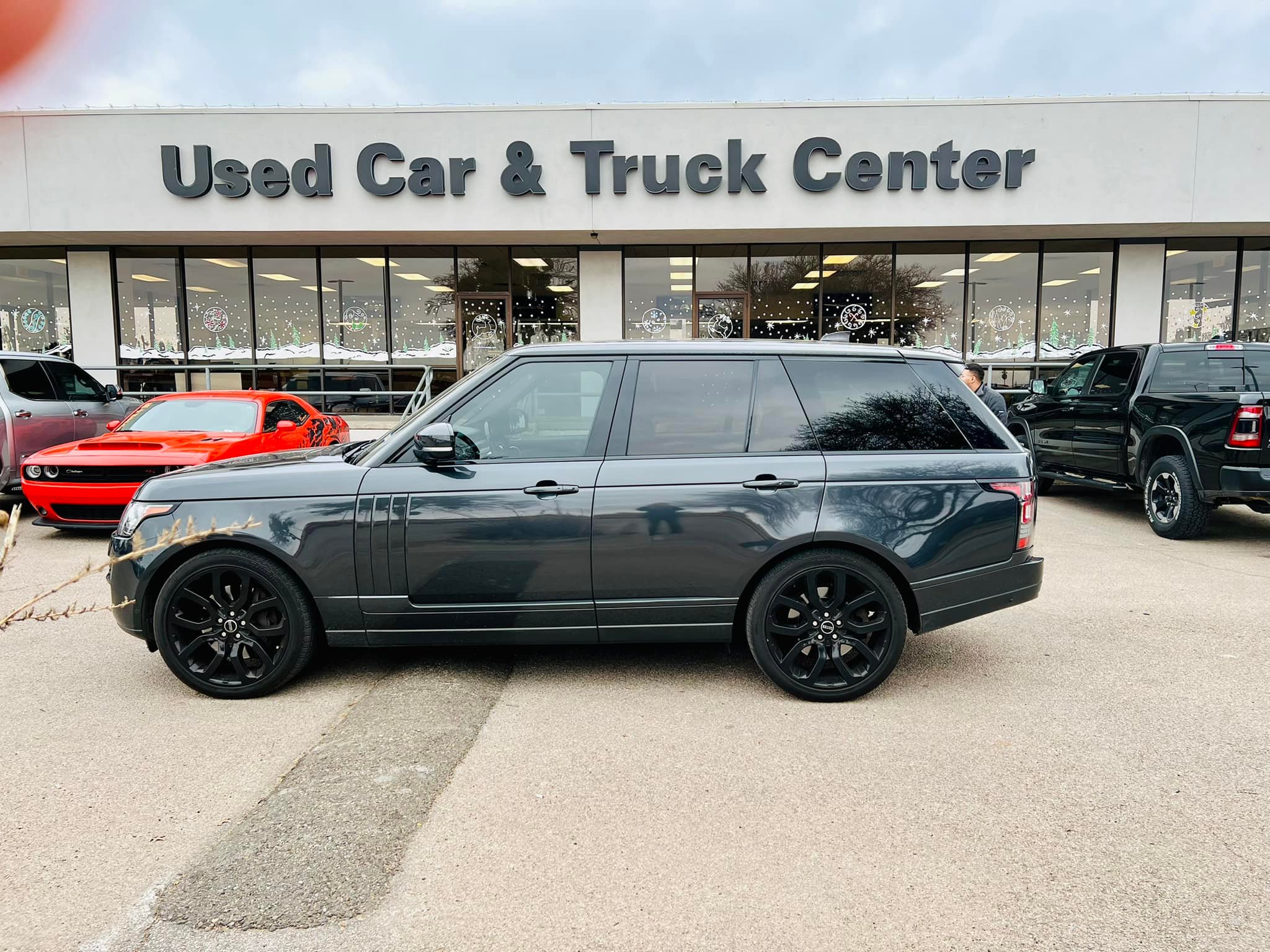 Frontier Dodge - 🚨2017 RANGE ROVER 4x4 5.0L V8🚨 Affordable...