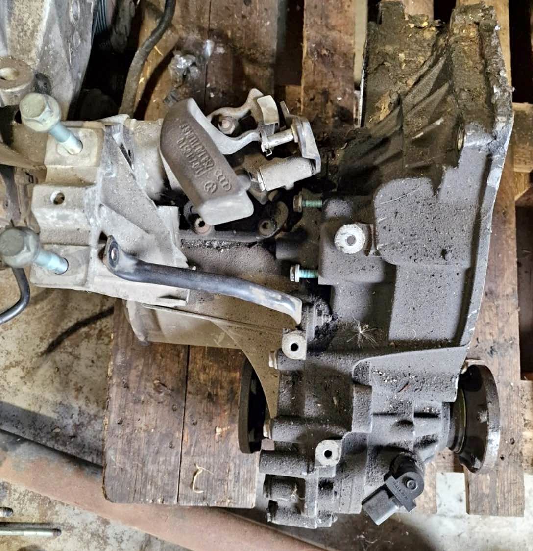 V5/VR6 O2J Gearbox - Car Engines & Engine Parts - Soshanguve, Gauteng ...