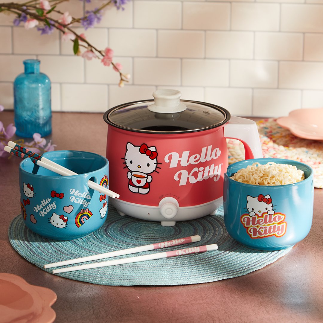 We'll take a bowl! 🍜 Shop this #HelloKitty Hot Pot and bowl set