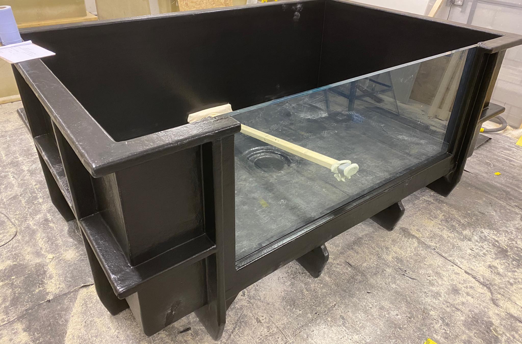 EZ-Pond Ltd - Bespoke build 1300 gallon infinity window...