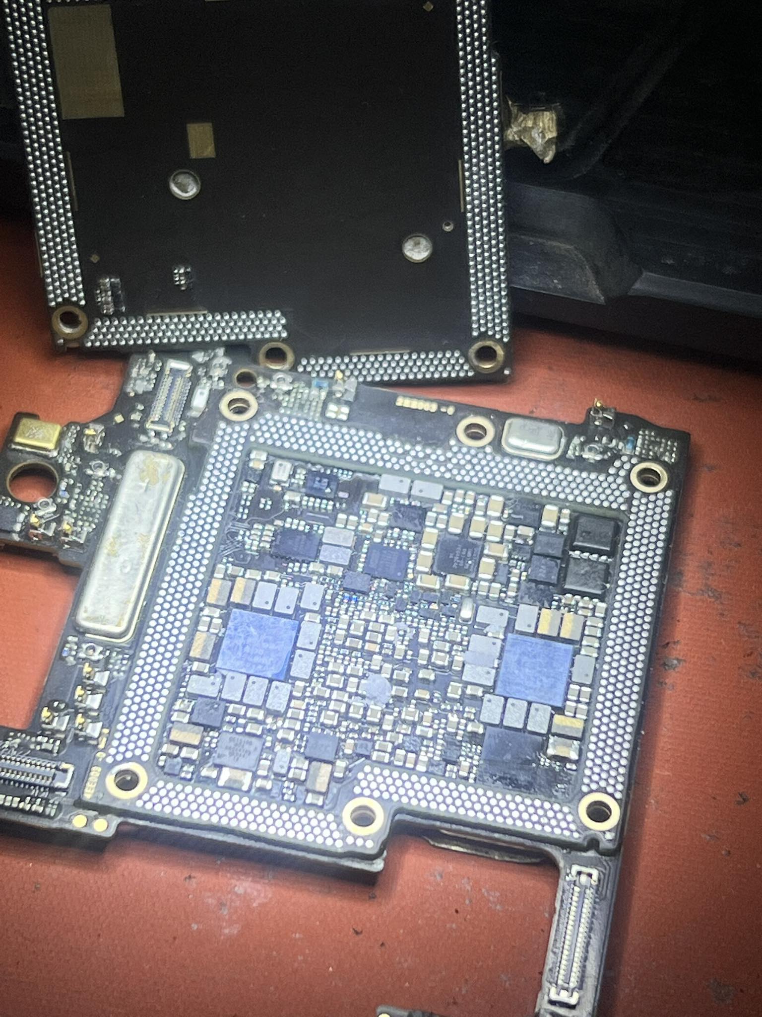 Carte Mère IPhone XR Défectueuse - Problème Réseau/modem - Pour Pièces Ou Réparation