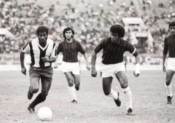 Crónicas de Fútbol (Retro) | Encuentro entre los clubes del Alianza ...