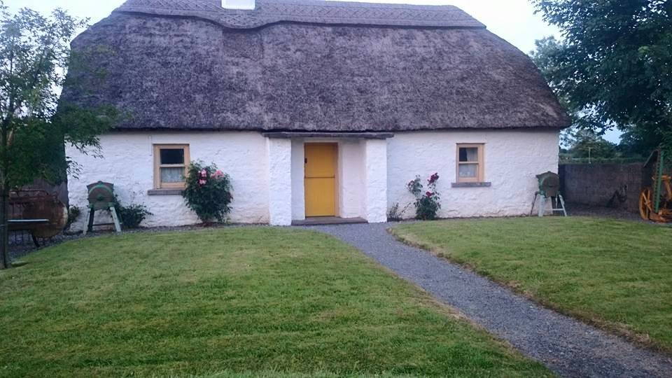 The Little Pubs Of Ireland