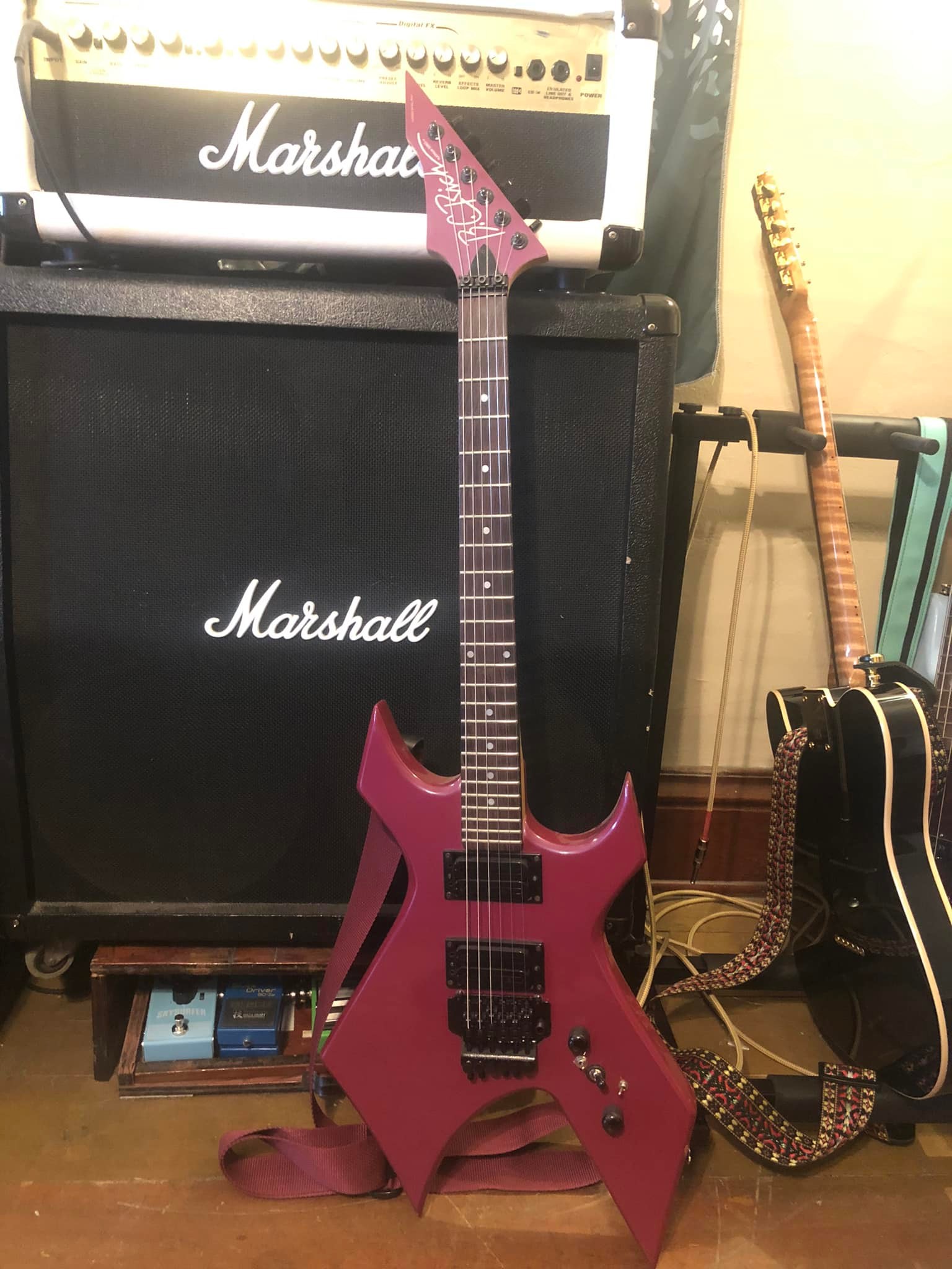My favorite. The one in the top pic is not the same guitar. I'm