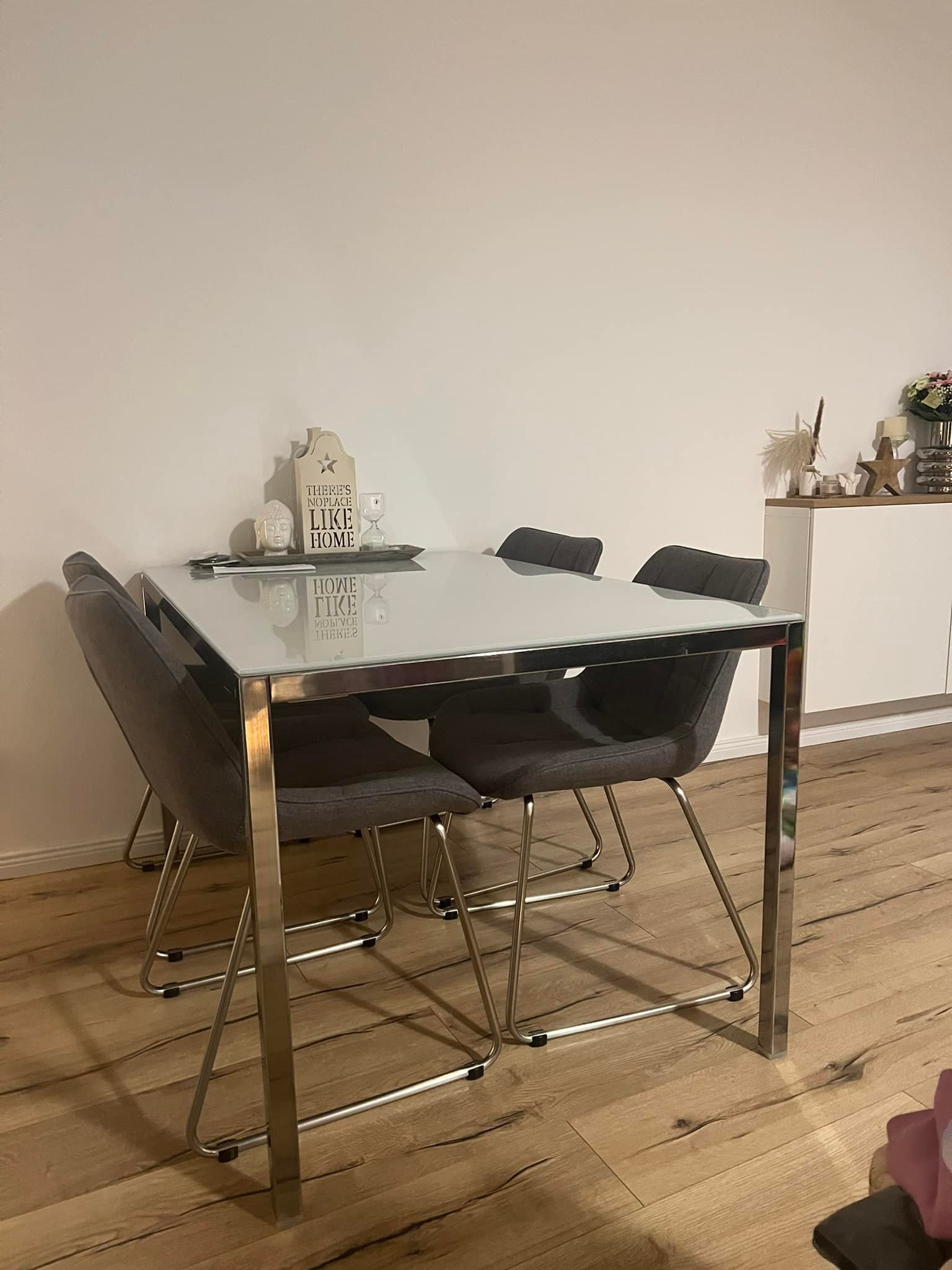 ZU VERSCHENKEN - IKEA Torbsy Tisch Milchglas Chrome/Silber Gebrauchter gut erhaltener Esstisch von Ikea Modell TORSBY mit Glasplatte in Milchglas- Optik Leichte Gebrauchsspuren vorhanden