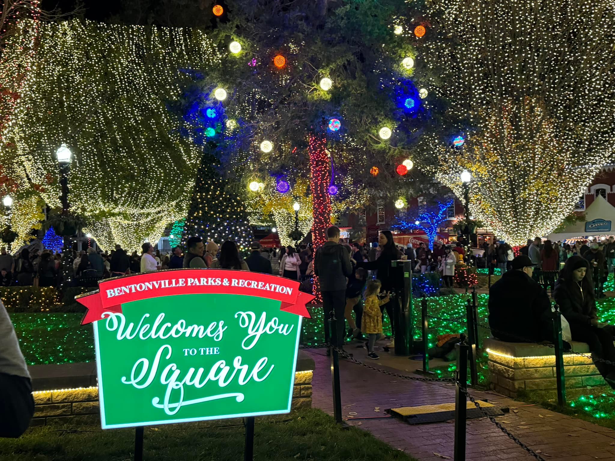 Does Downtown Fillmore Decorate for the Holidays: Festive Magic Unveiled