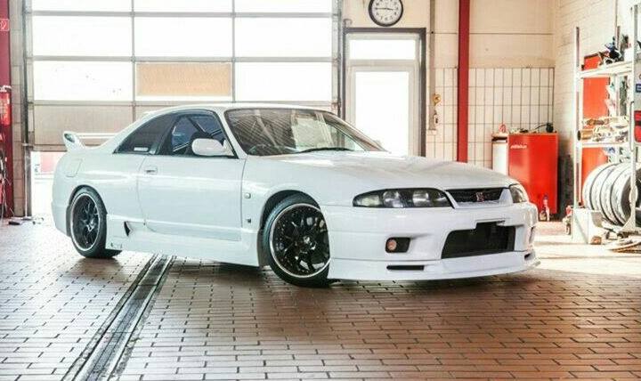 Wir Schlachten Border Racing R33... - JDM Heart Performance
