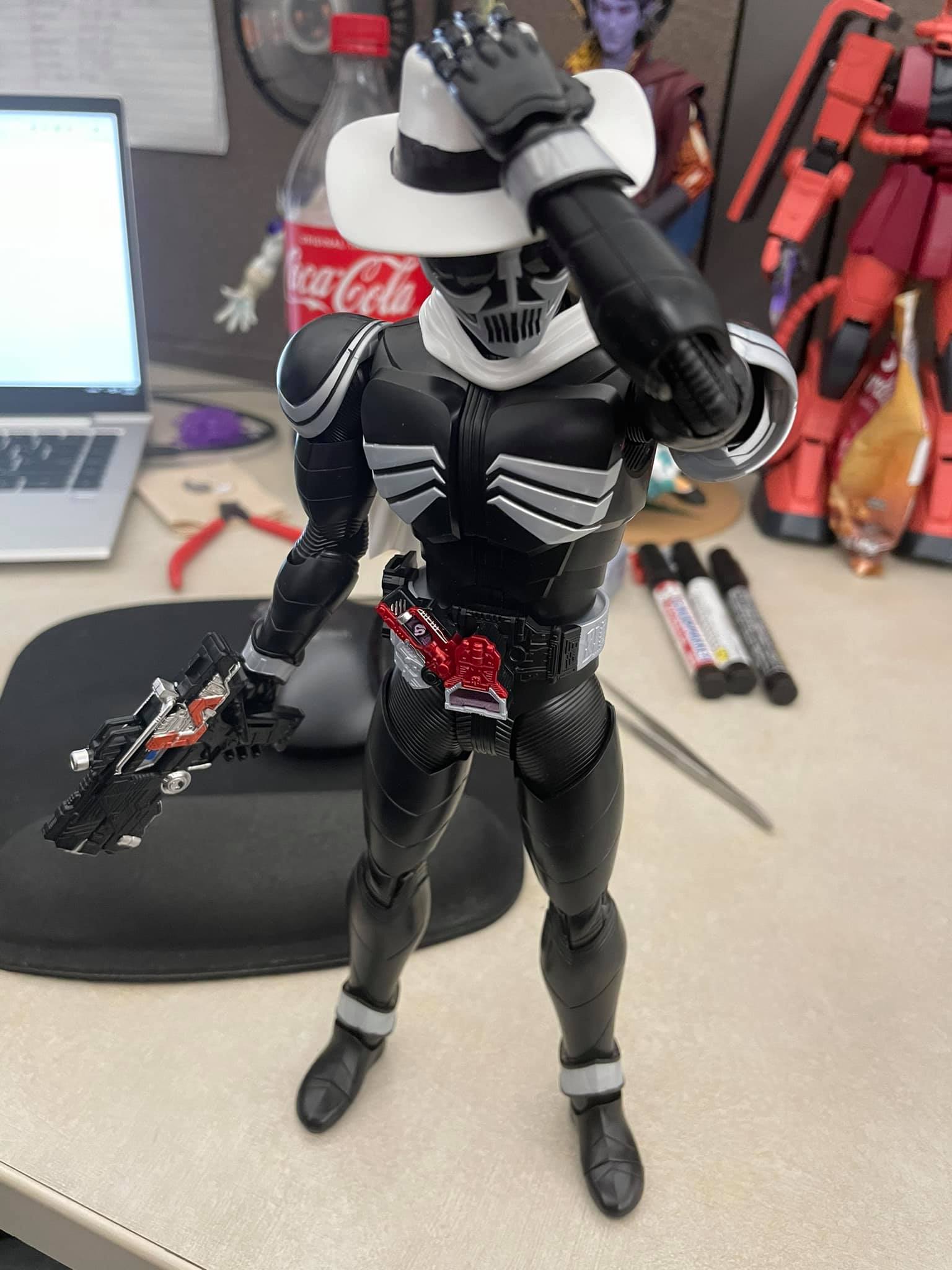 Kamen Rider Gills figure review