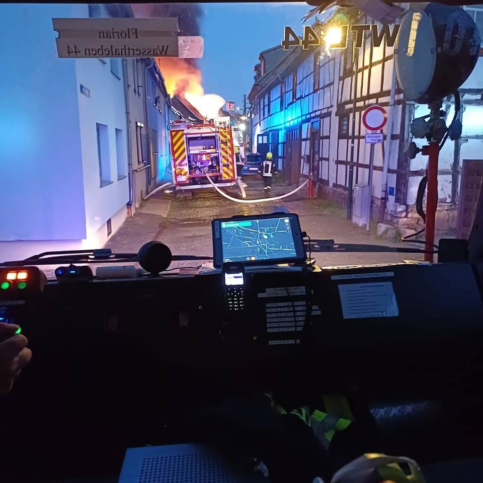 Freiwillige... - Freiwillige Feuerwehr Wasserthaleben