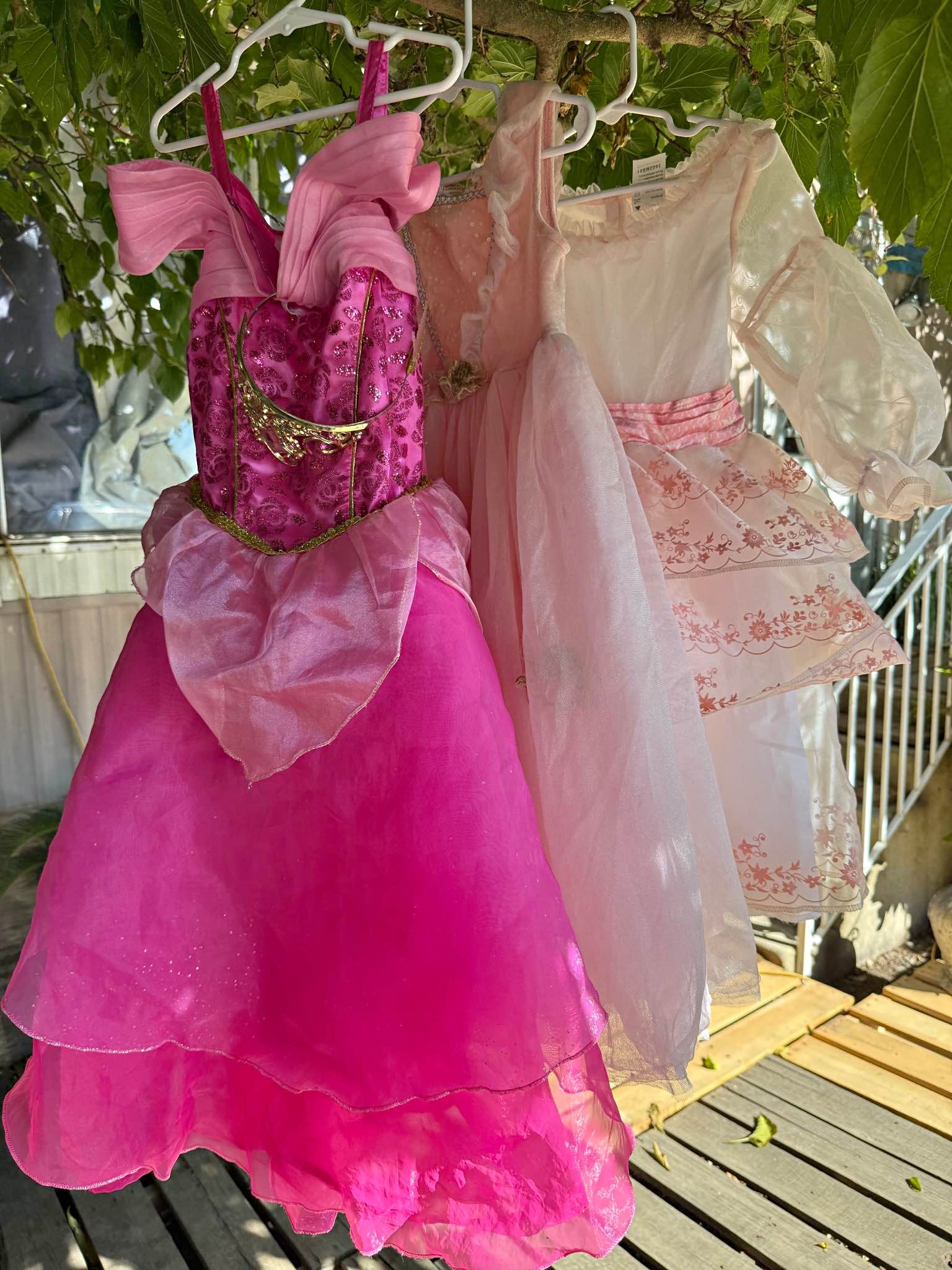 pink ruffly dress Ruffle Tiered - Floral Brooch Detail White A-line lace Mini Button Up Midi Dress like feel as you Size:US 18 / EU 50