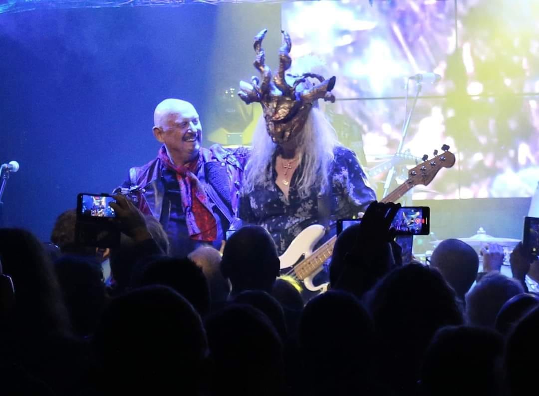 Demon - Fantastic picture from Friday...Hilly and a masked Fasker ...
