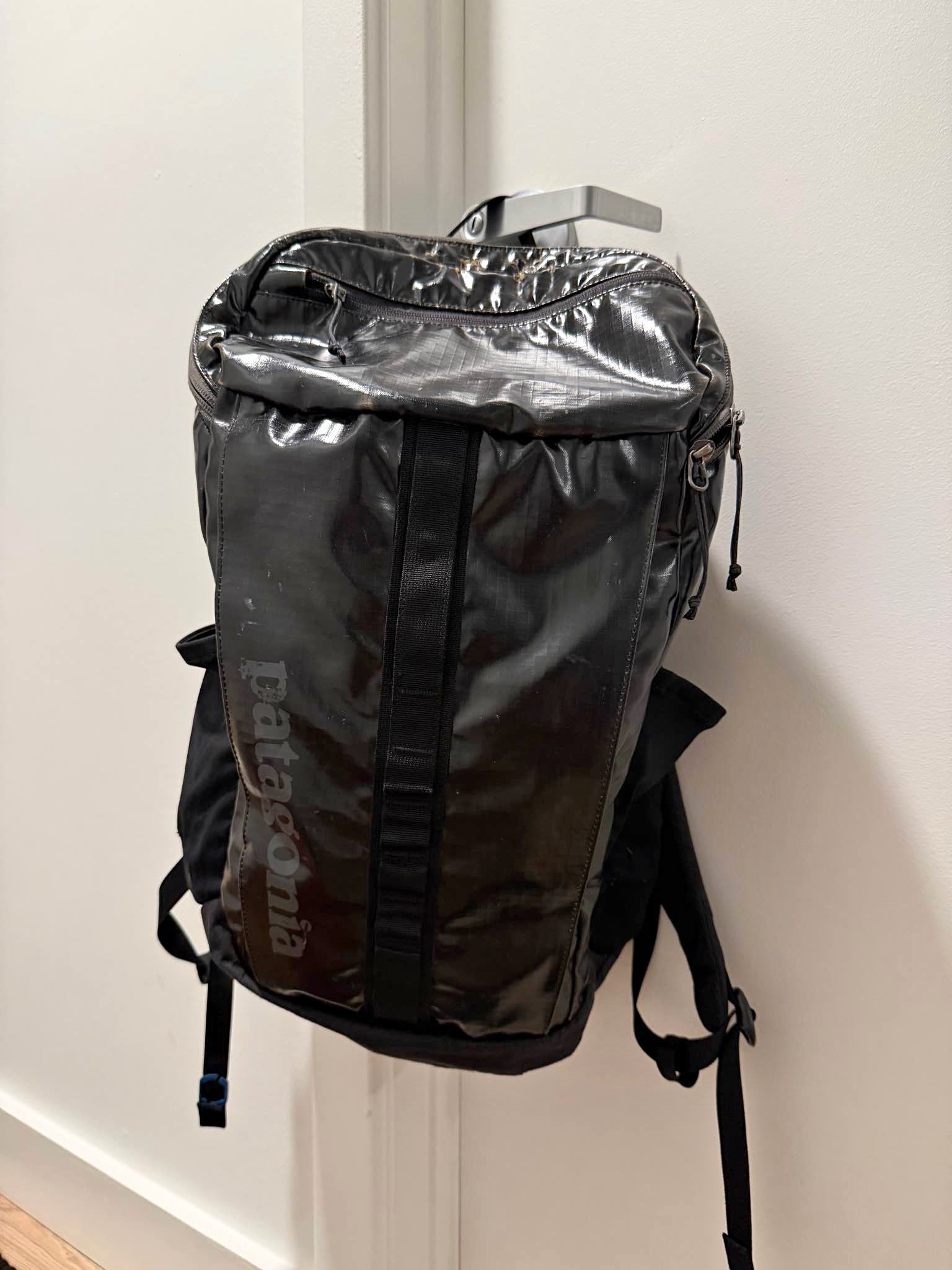 used patagonia black hole backpack Hole Pack 30L  Worn Wear An Airmesh back panel ensures better air circulation to minimise sweat build Has anyone used the Black
