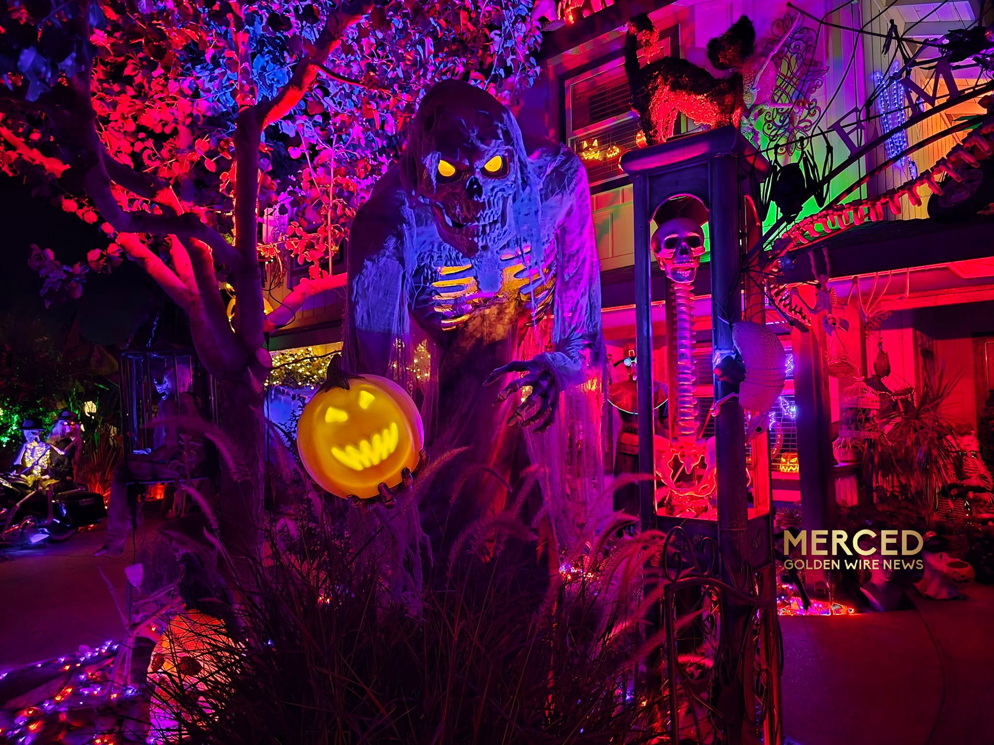 Merced - The well-known Anderson’s Halloween House situated at the ...