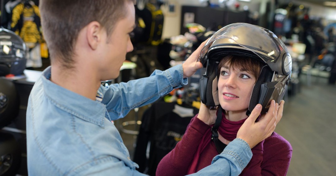 are men's motorcycle helmets made better than woman's motorcycle helmets Men Women DOT Approved Bluetooth Flip Up Helmet S~XXL Double Lens Full Face Modular : Automotive Are motorcycle helmets unisex or