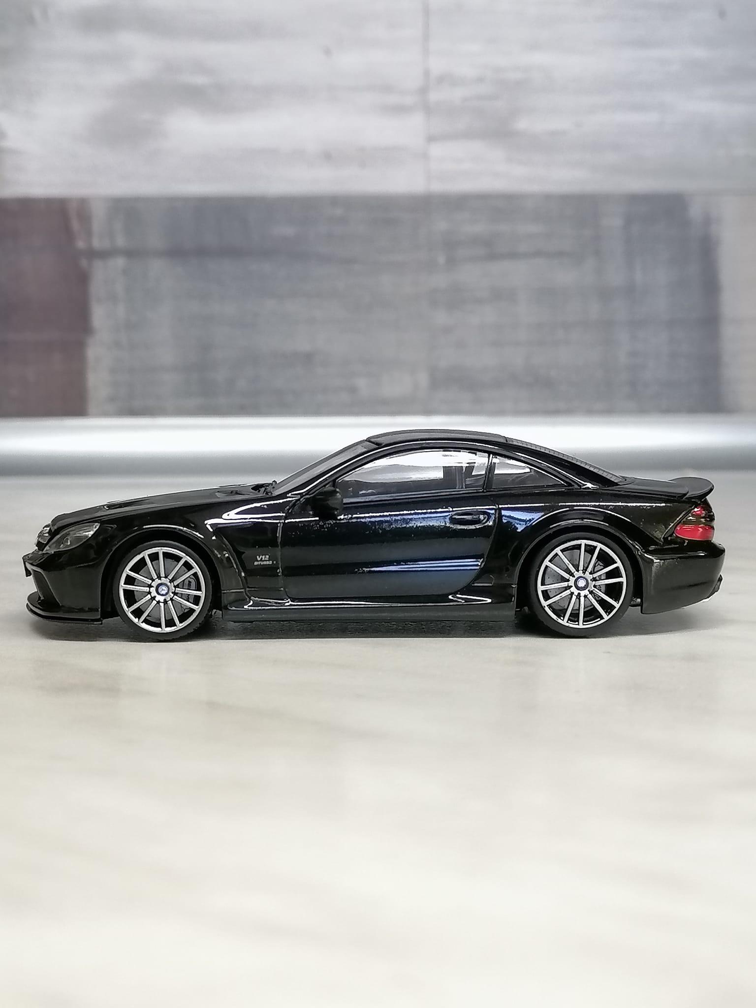 1:18 MB SL 65 AMG Black series (Minichamps)