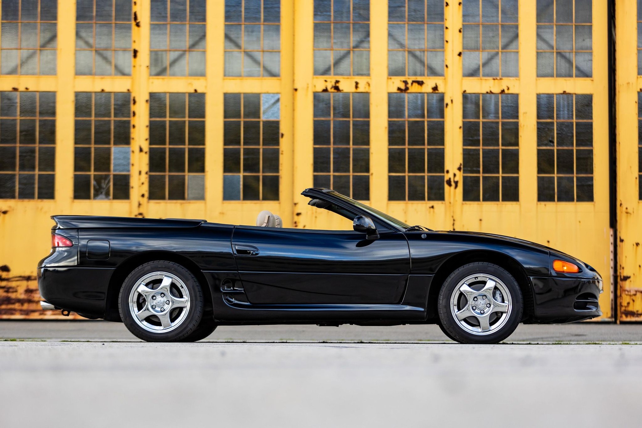 Rare '95 Mitsubishi 3000GT Spyder SL with unique features