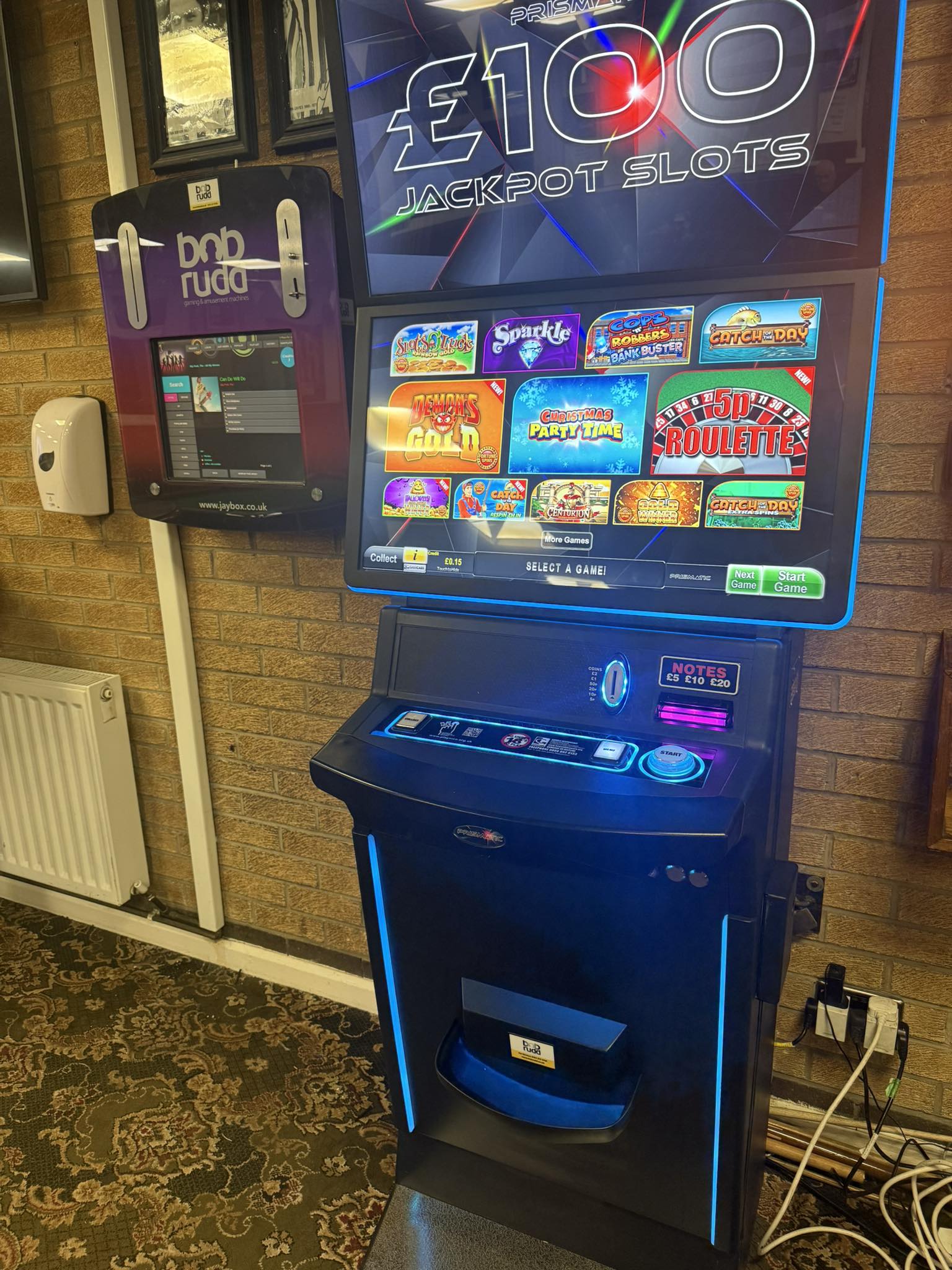 The Barking - We now have a new juke box and a brand new bandit ...