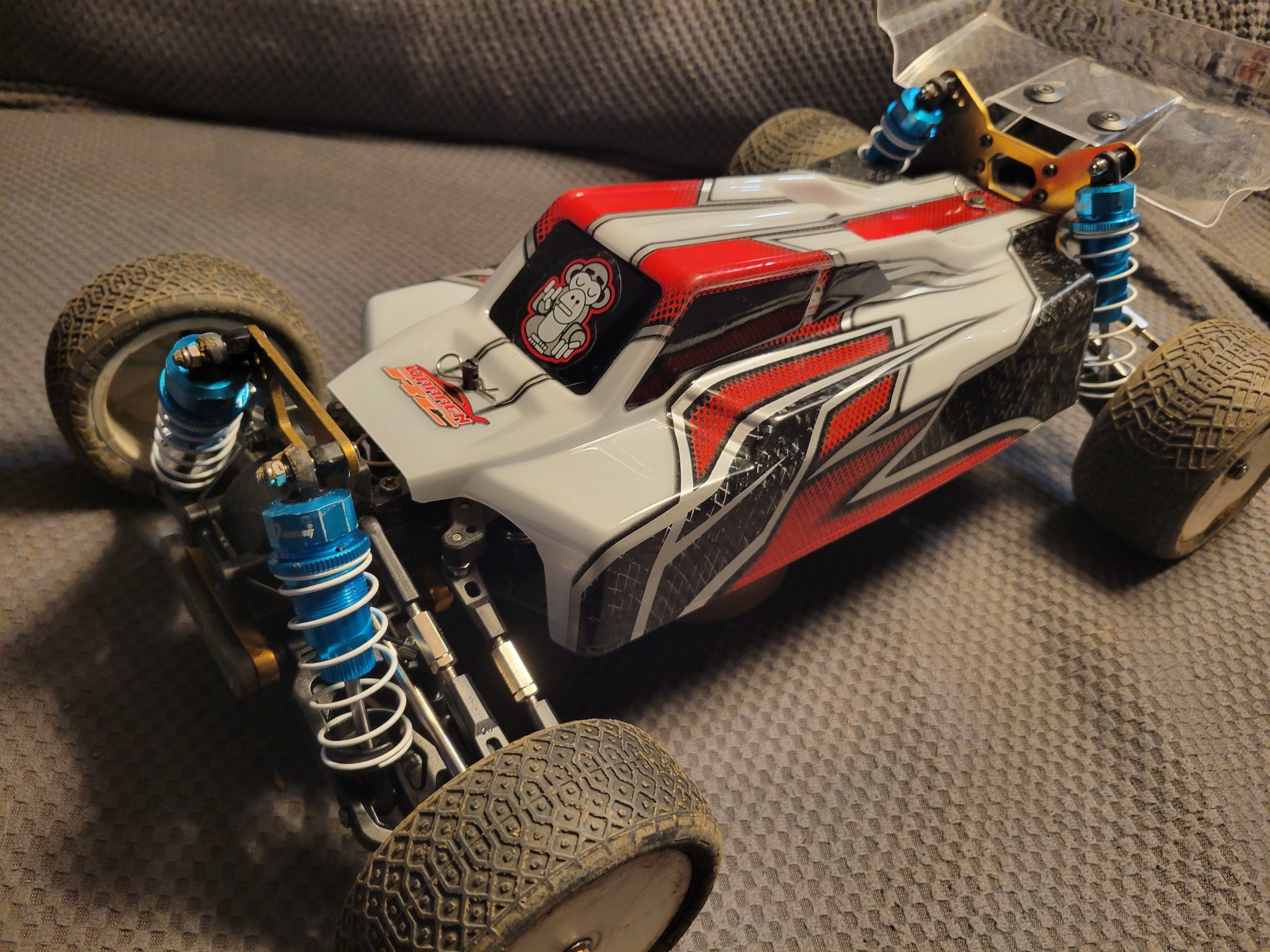 60枚 ⑤ Wltoys 104001 track day with upgrades and comparisons