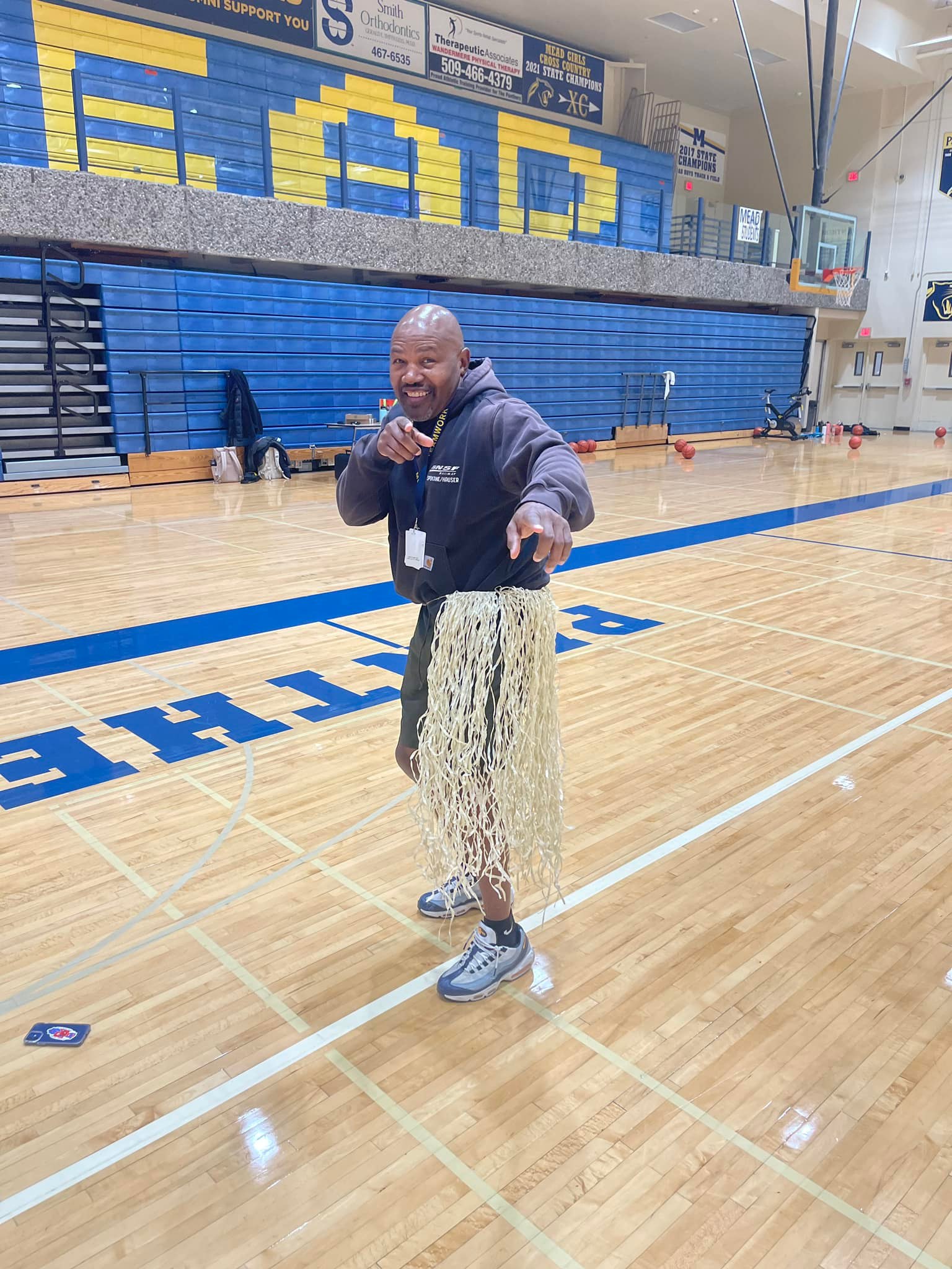 Mead High School Girls Basketball