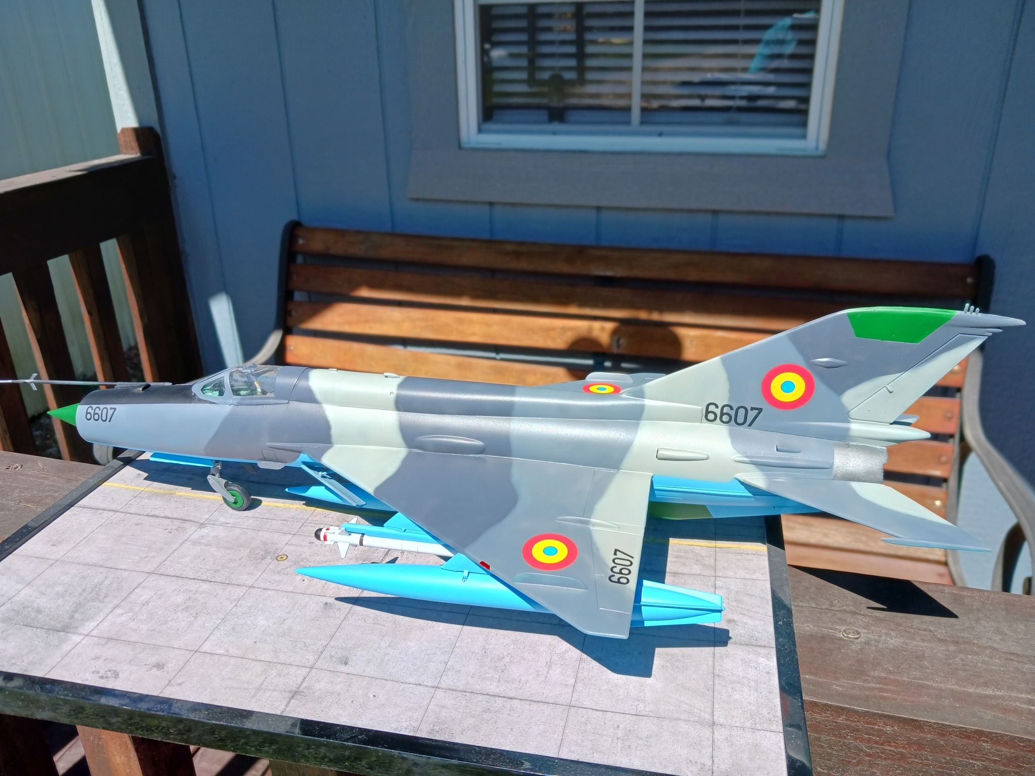 Mikoyan Gurevich Mig-21PFM - AK Interactive 1/48