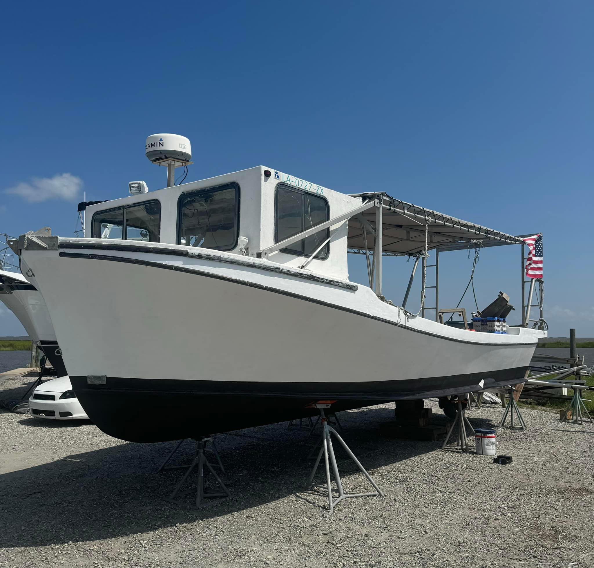 33'x11.5' Butler with 3126 CAT 350 HP 2000 hours on motor ZF 220A