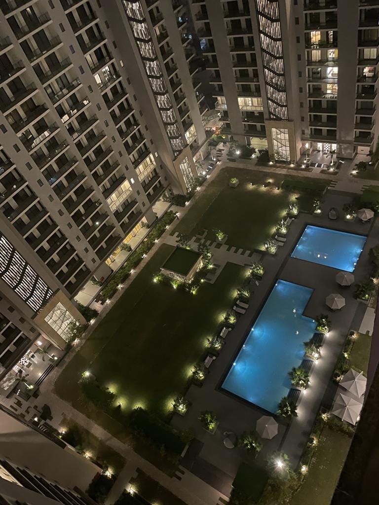 Pay 50% Brokerage for Navratri Special, 500 sq yrds Luxurious Builder ...