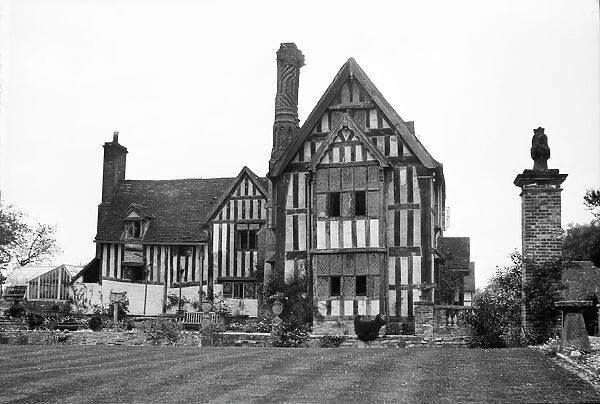 RuralHistoria - Huddington Court, in Worcestershire, is a moated ...