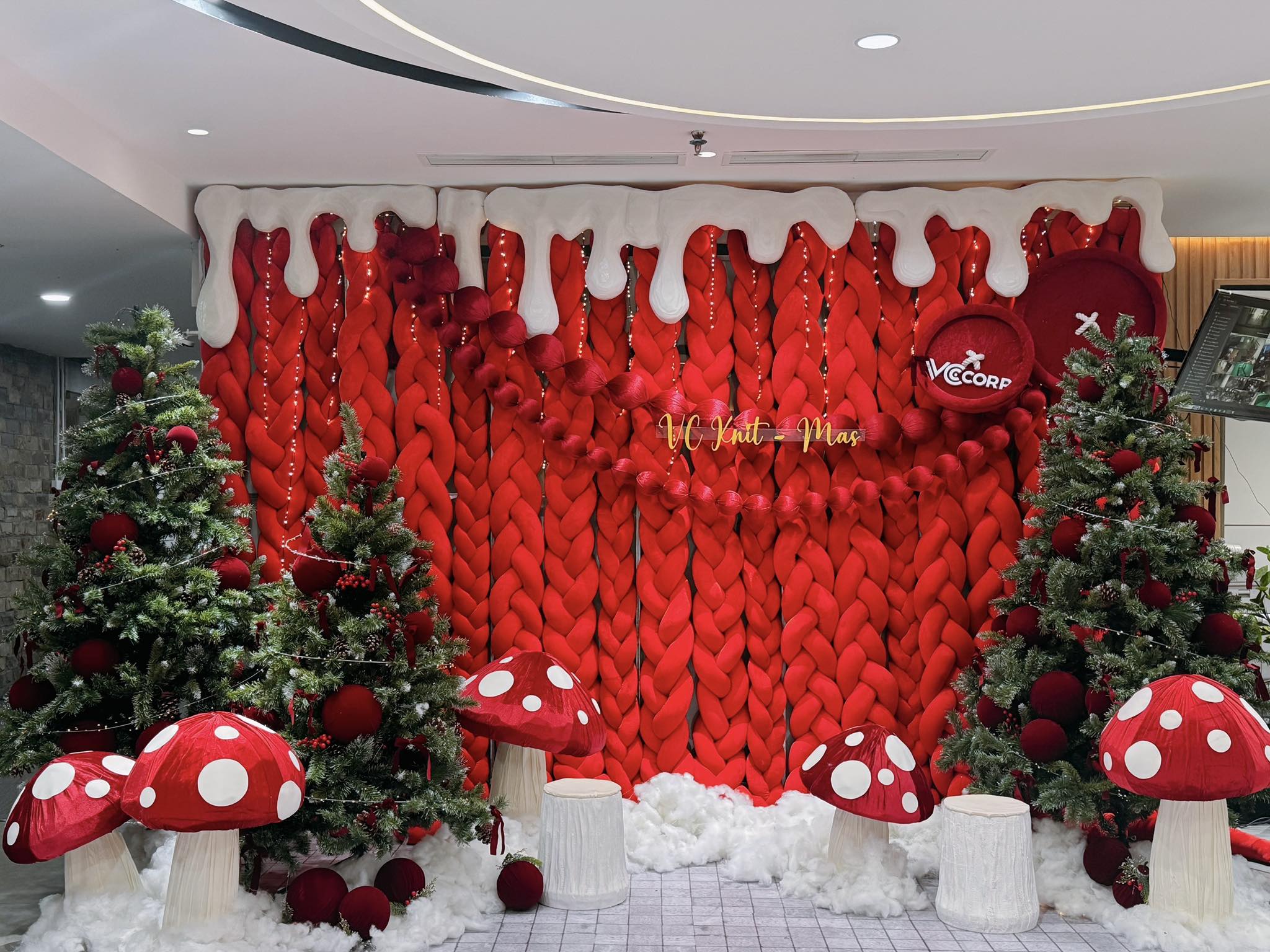 Tuyển - 🎄 VC KNITMAS – THÁNH ĐỊA CHECK-IN GIÁNG SINH CHÍNH THỨC LỘ DIỆN ...