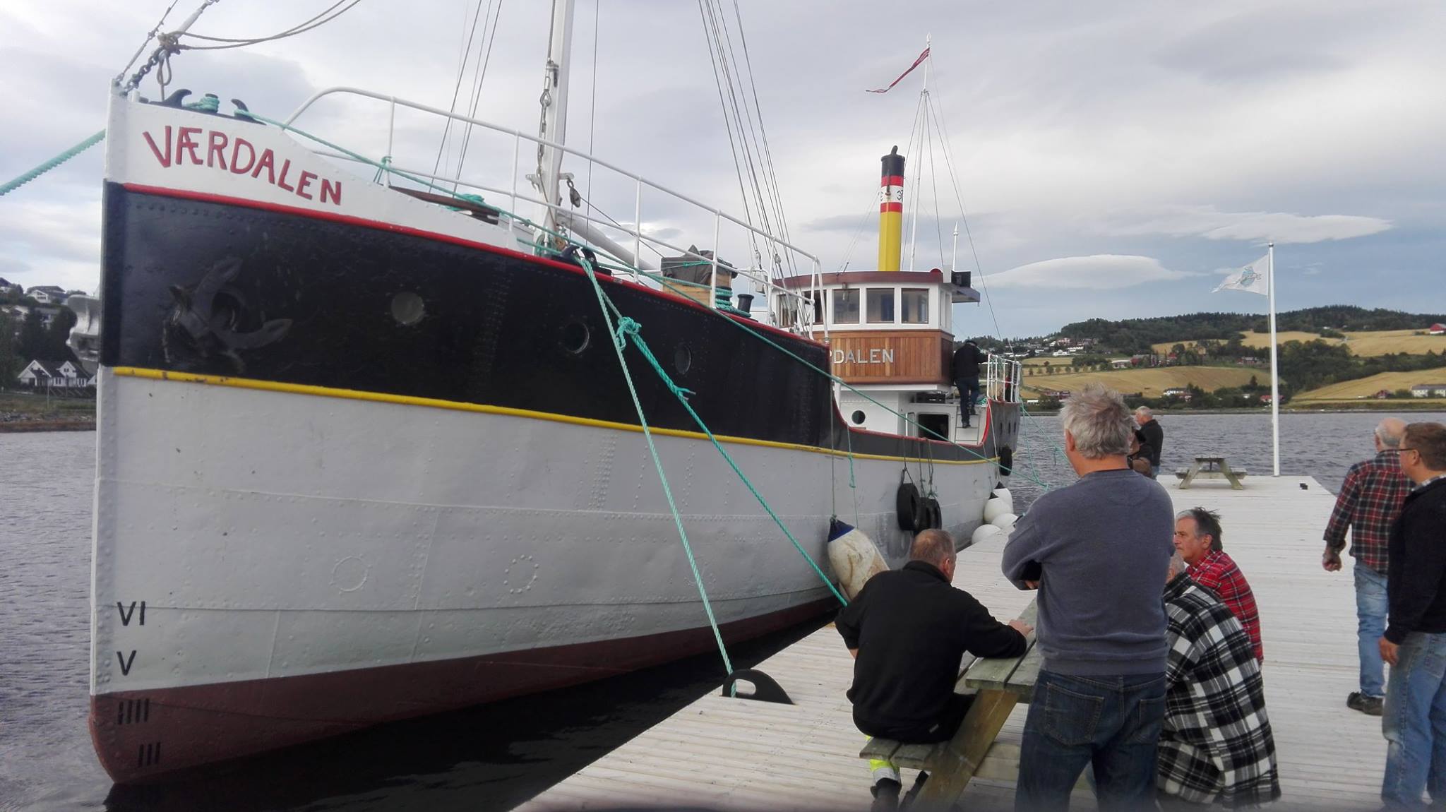 Røra båtforening - Storfint besøk på Hylla. M/S Værdalen gjester Hylla ...