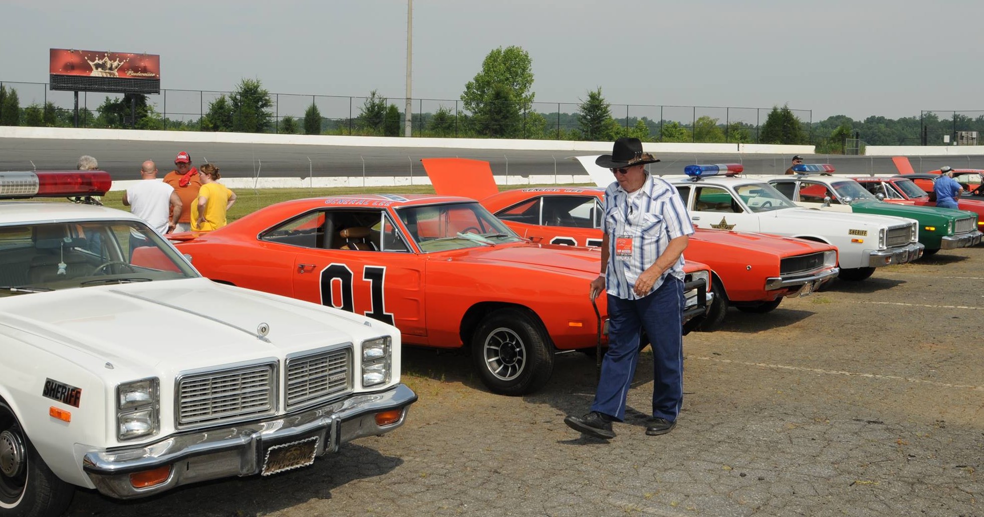 Dukes - A legend walks alone. Here's a photo showing Jerry Rushing ...