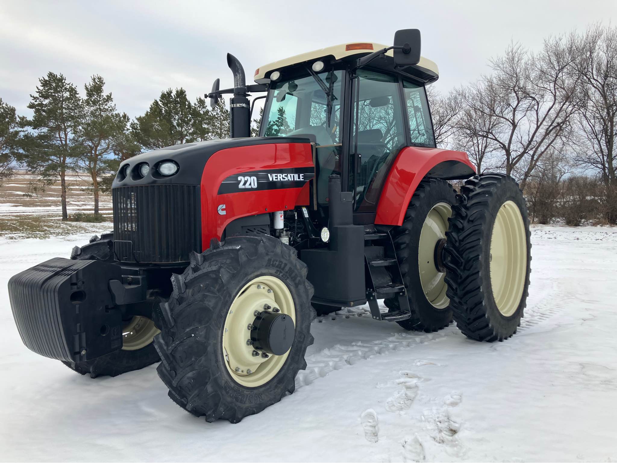 2014 Versatile 220 MFWD VERY LOW HOURS - Commercial Vehicles - Kief ...