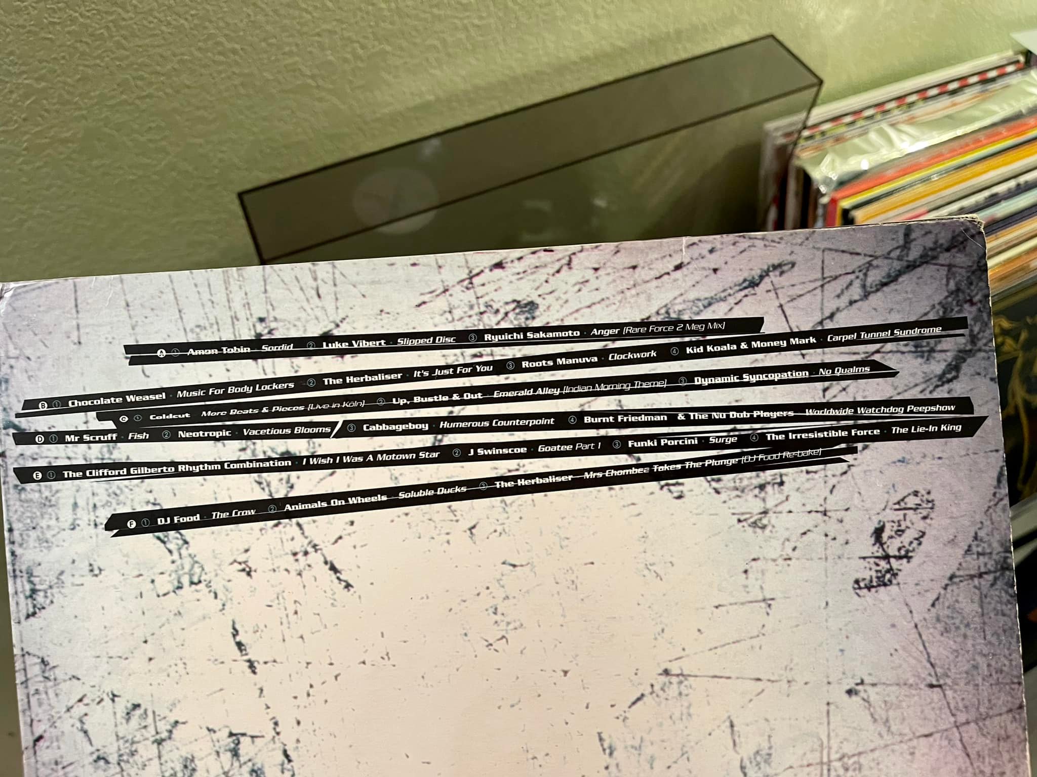Ninja tune goodness. XEN Cuts. XE=N N 8 E ۷ mo.s.co.i/111 G01 1