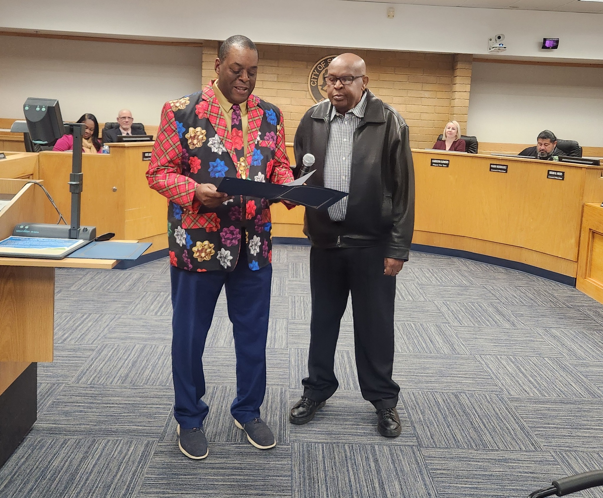 Sierra Vista city council honors outgoing commissioners
