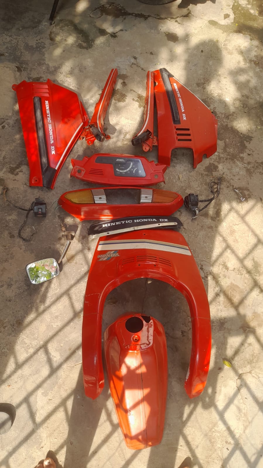 Kinetic honda japanish model body,engine parts only run 3700 km