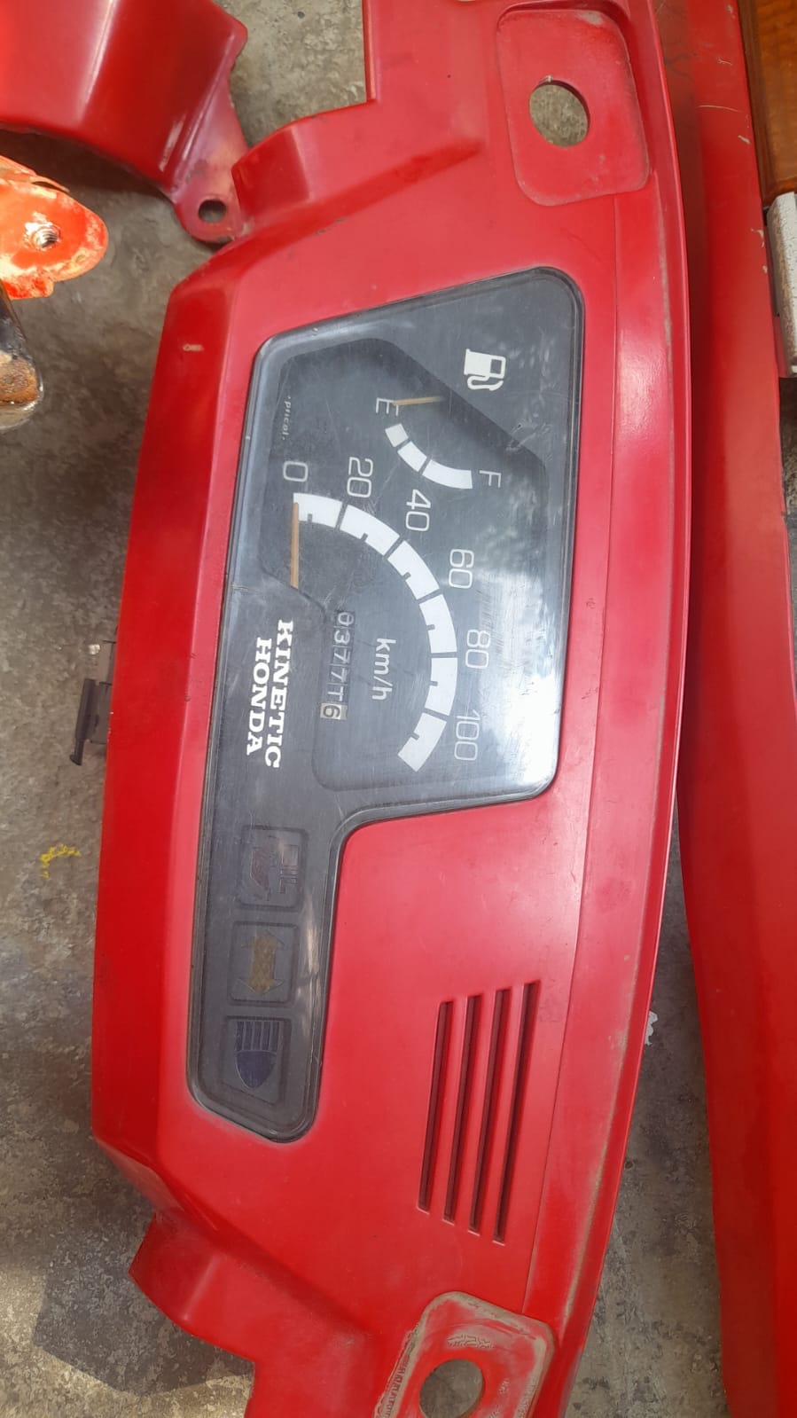 Kinetic honda japanish model body,engine parts only run 3700 km