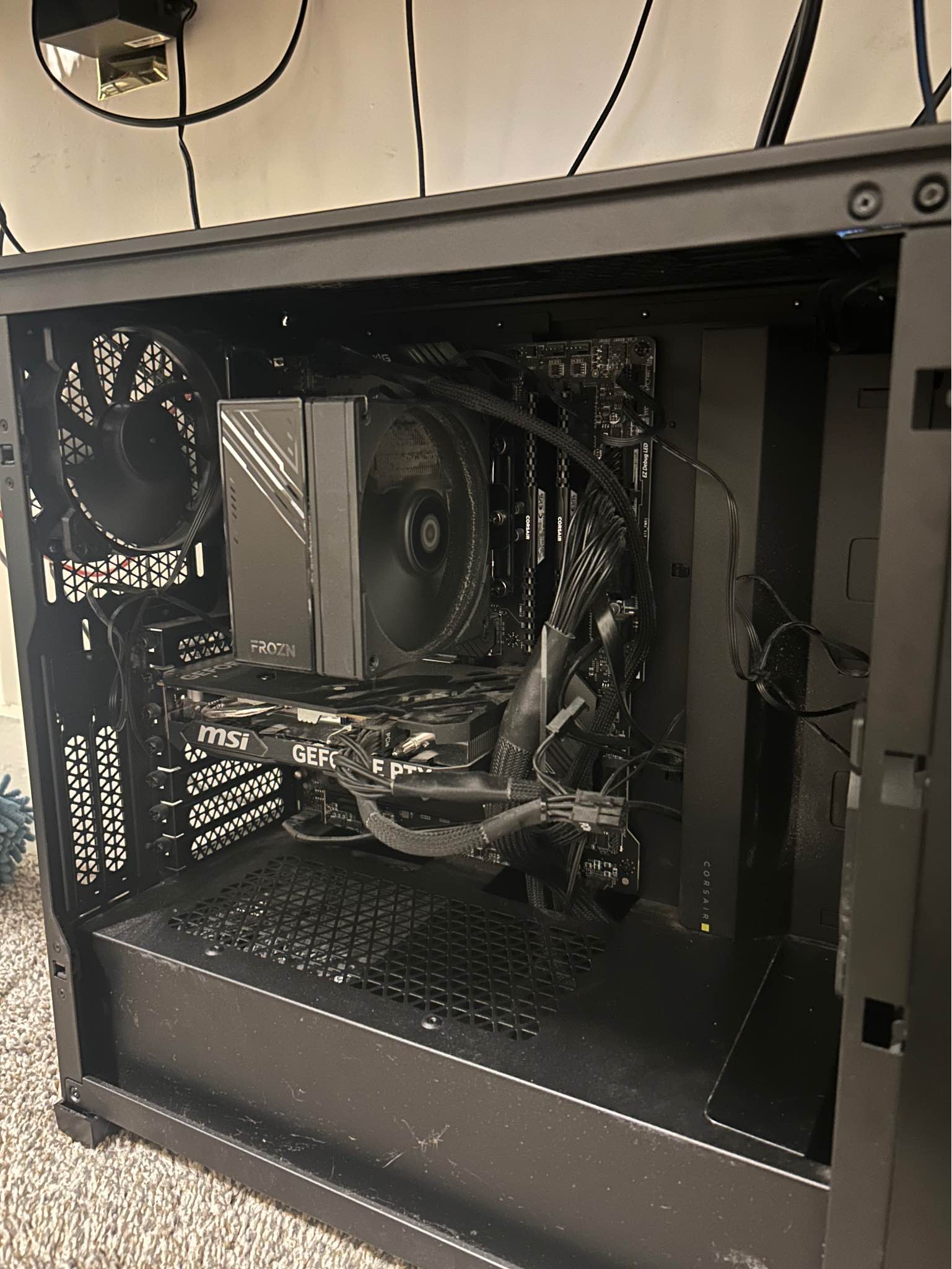 CUSTOM GAMING PC AND MONITOR WITH CABLES - Desktop Computers - Toms ...